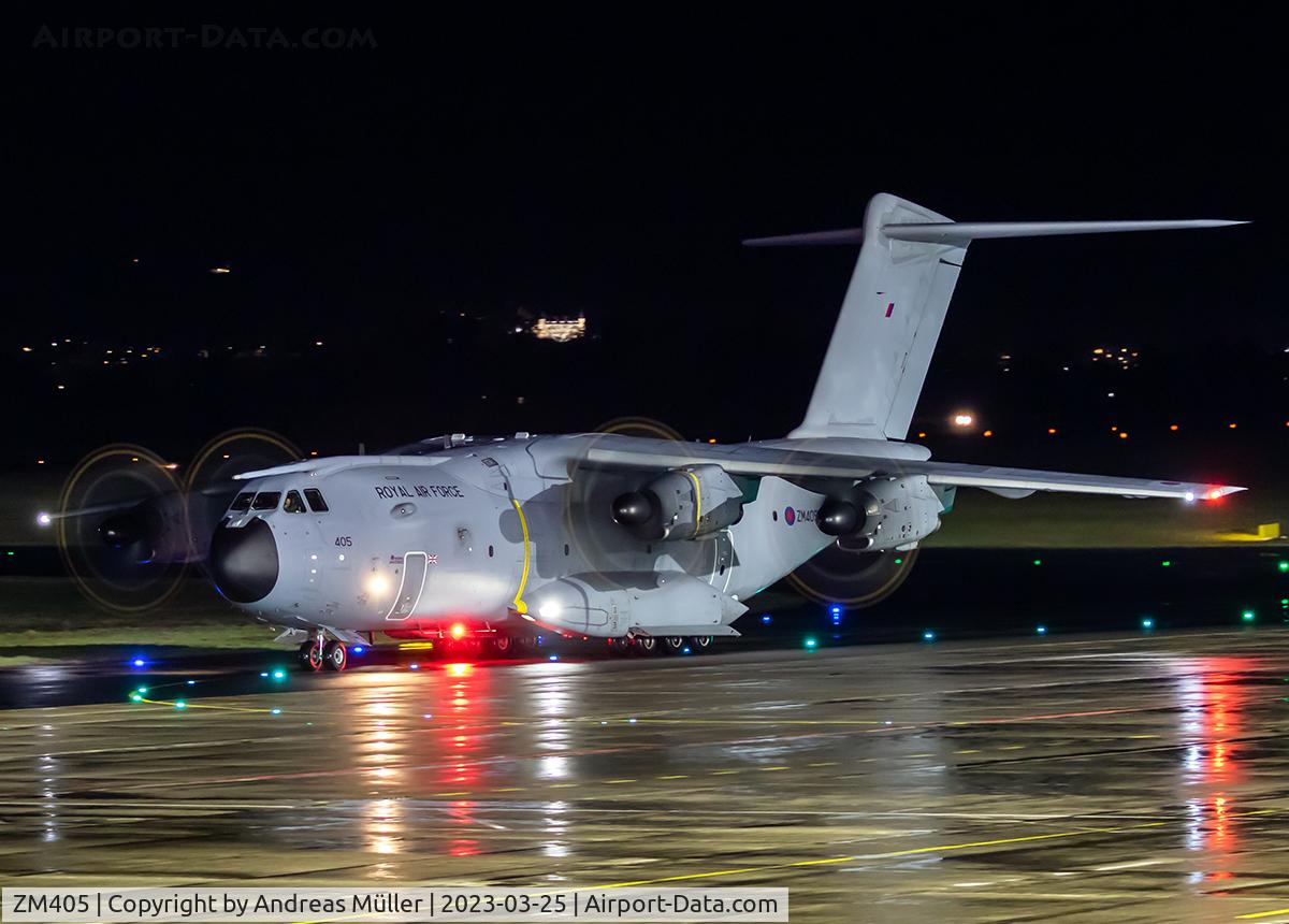 ZM405, 2015 Airbus A400M Atlas C.1 C/N 024, Taxiing to the parking position.