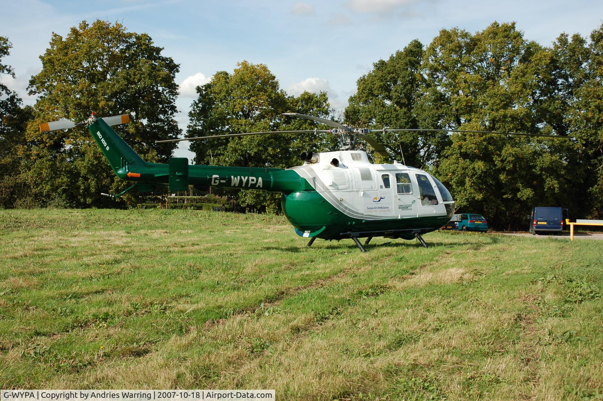 G-WYPA, 1989 MBB Bo.105DBS-4 C/N S.815, 18 October 2007, Burgess Hill UK