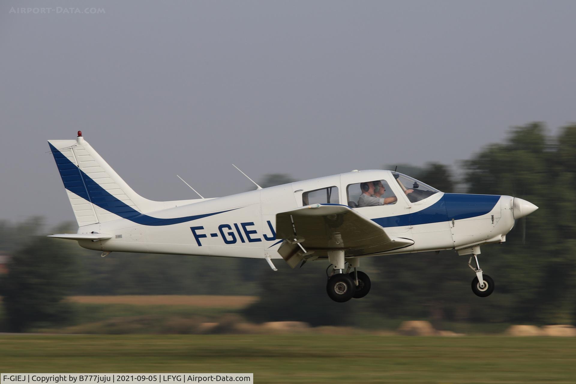 F-GIEJ, Piper PA-28-161 Warrior II C/N 28-41169, Cambrai airshow 2021