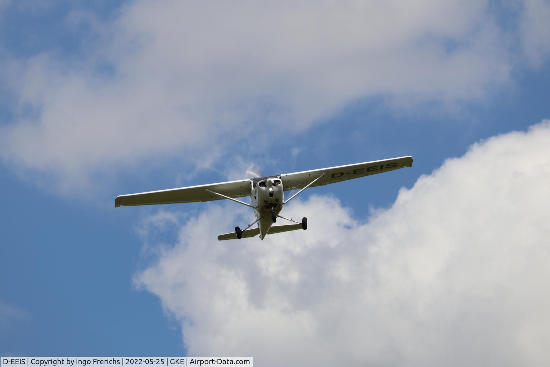 D-EEIS, Cessna 150L C/N 150-75235, Approaching Geilenkirchen Air Base in Germany during flight training.