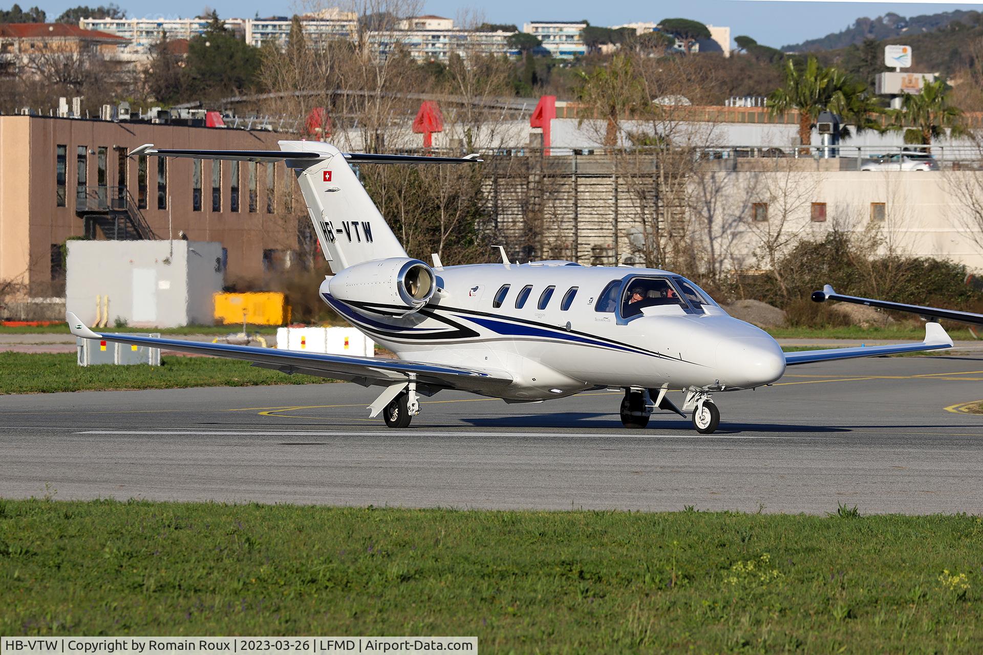 HB-VTW, 2019 Cessna 525 Citation M2 C/N 525-1044, Take off