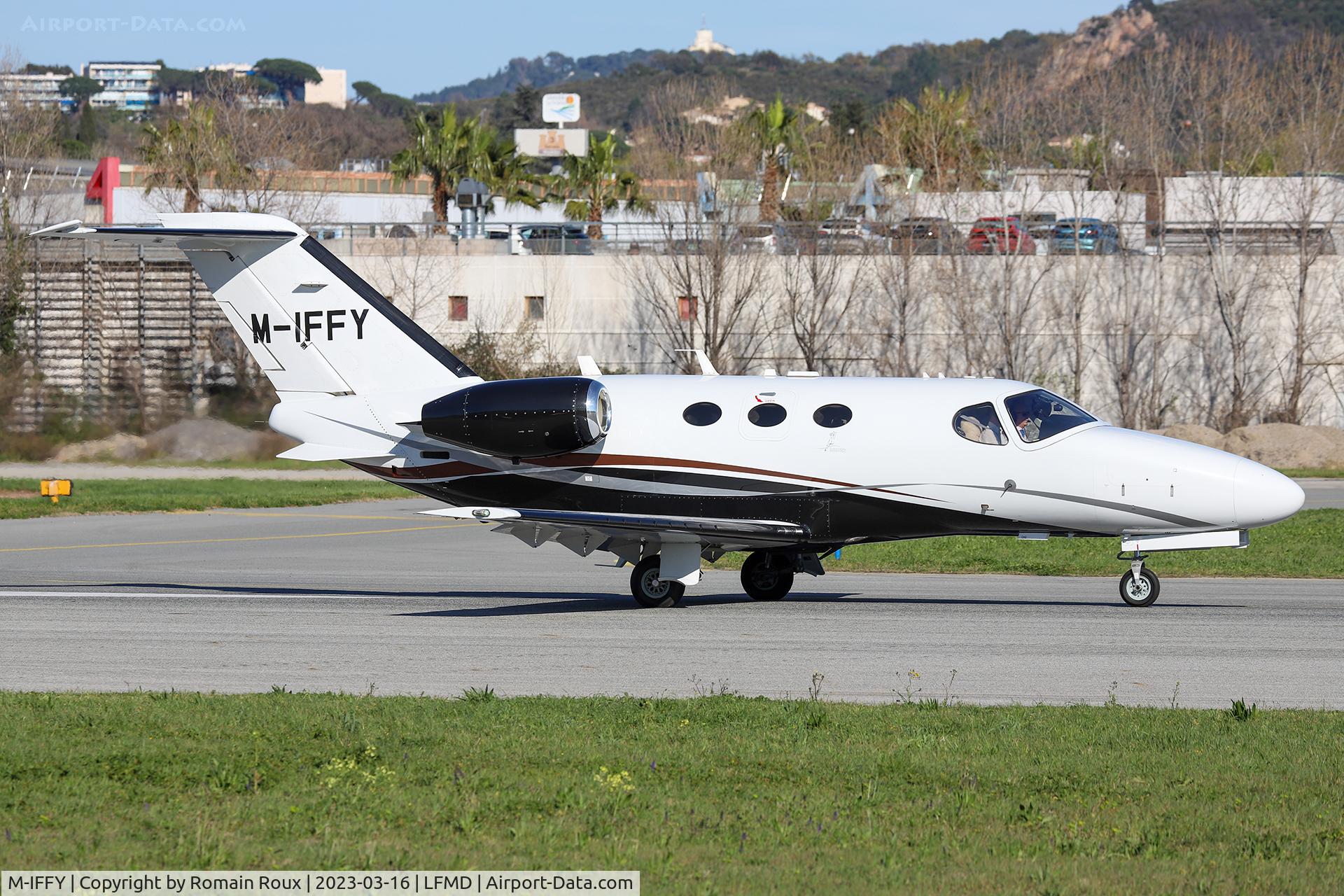 M-IFFY, 2009 Cessna 510 Citation Mustang Citation Mustang C/N 510-0192, Take off