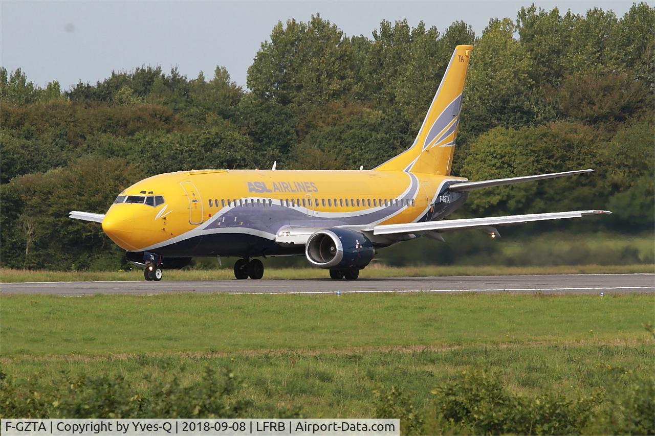 F-GZTA, 1998 Boeing 737-33V(QC) C/N 29333/3084, Boeing 737-33VQC, Take off run rwy 25L, Brest-Bretagne airport (LFRB-BES)