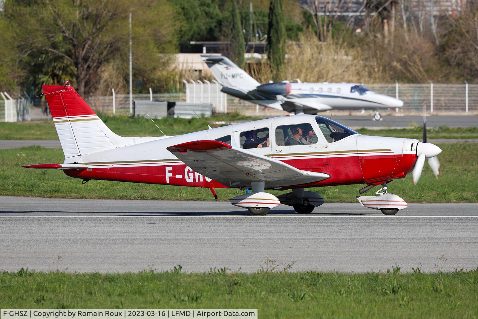 F-GHSZ, Piper PA-28-151 Cherokee Warrior C/N 28-7415698, Take off