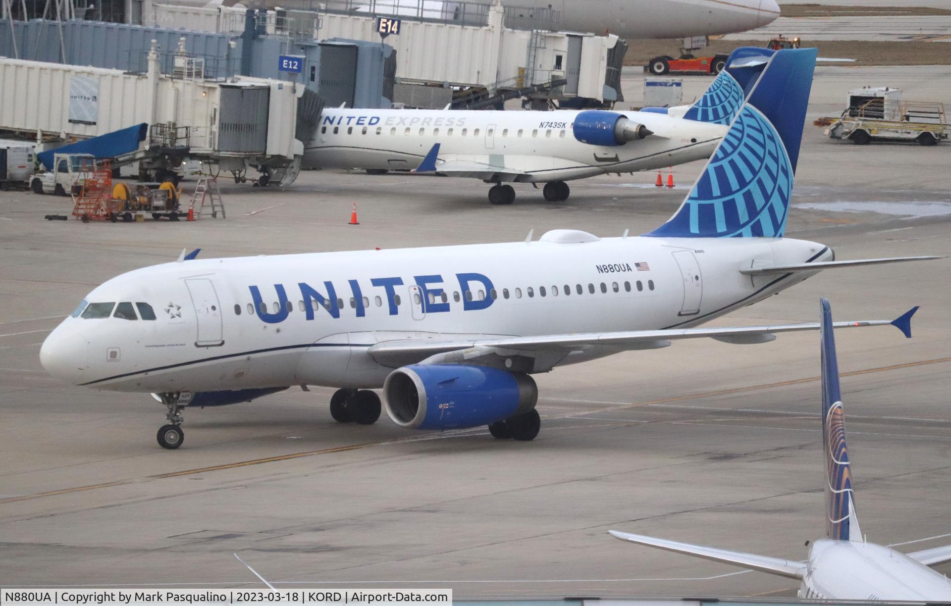 N880UA, 2005 Airbus A319-132 C/N 2426, Airbus A319-132
