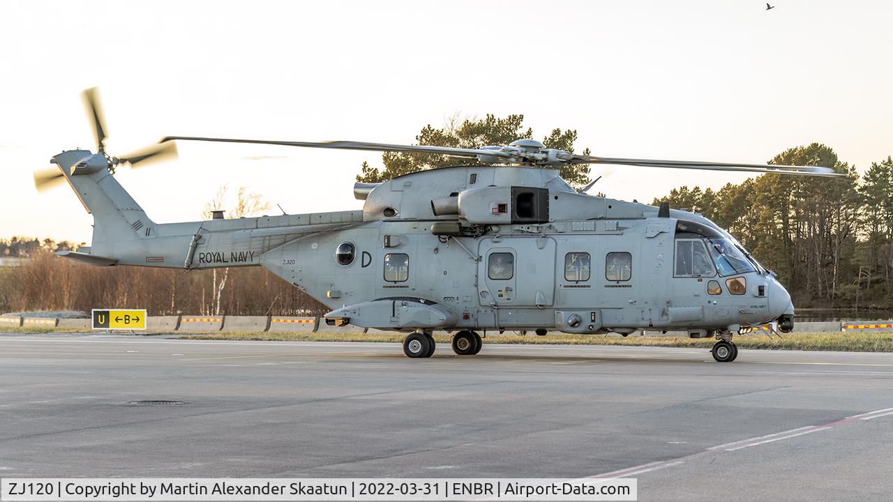 ZJ120, AgustaWestland EH-101 Merlin HC.4 C/N 50083/RAF04, Taxying to parking.