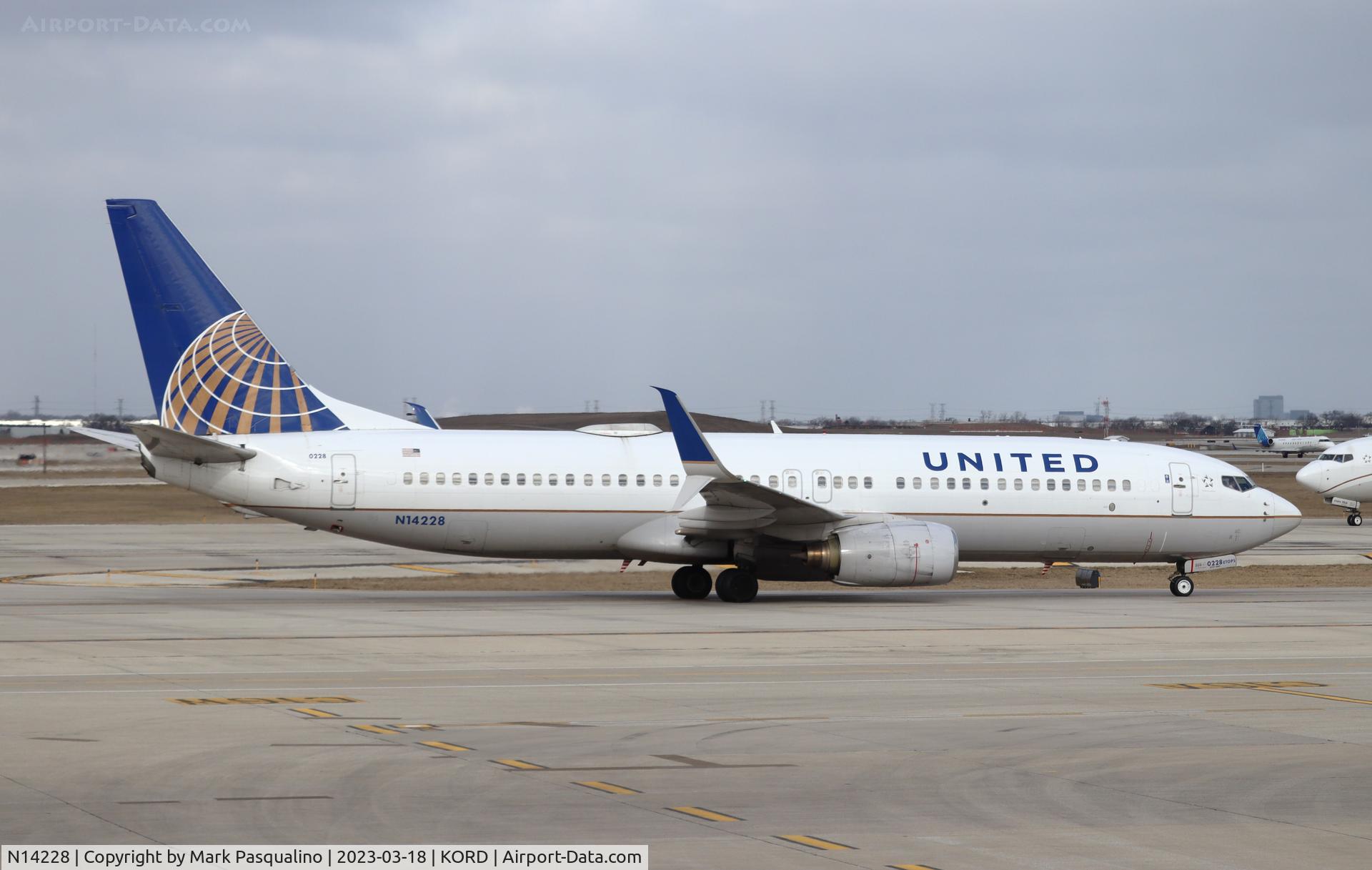 N14228, 1999 Boeing 737-824 C/N 28792, Boeing 737-824