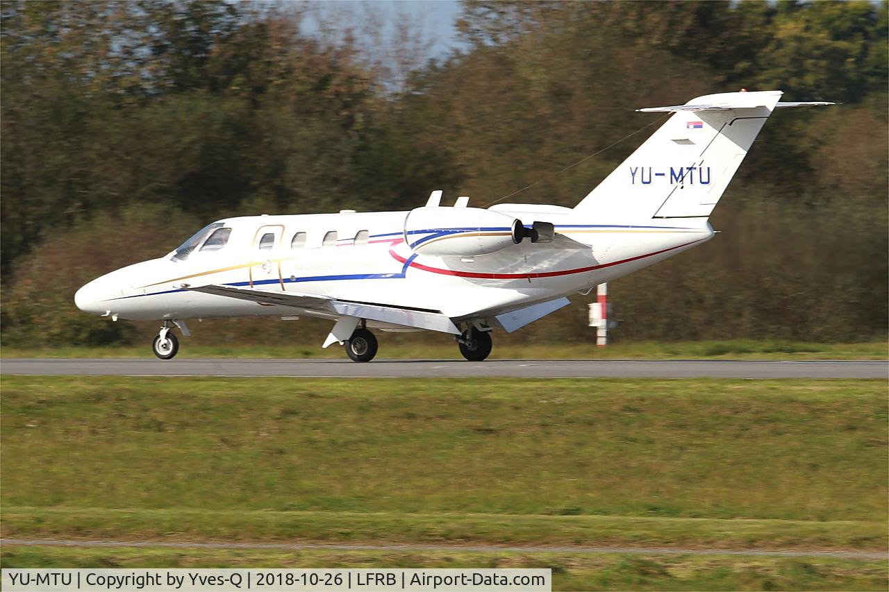YU-MTU, 1998 Cessna 525 CitationJet CJ1 C/N 525-0295, Cessna 525 CitationJet CJ1, Landing rwy 25L, Brest-Guipavas Airport (LFRB-BES)