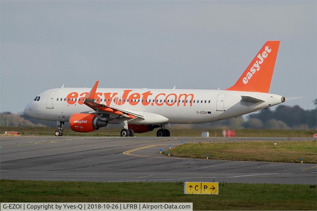 G-EZOI, 2015 Airbus A320-214 C/N 6562, Airbus A320-214, Taxiing, Brest-Bretagne airport (LFRB-BES)