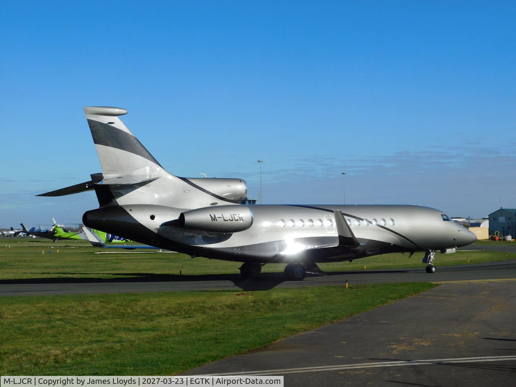 M-LJCR, 2009 Dassault Falcon 7X C/N 59, Taxing in at Oxford Airport