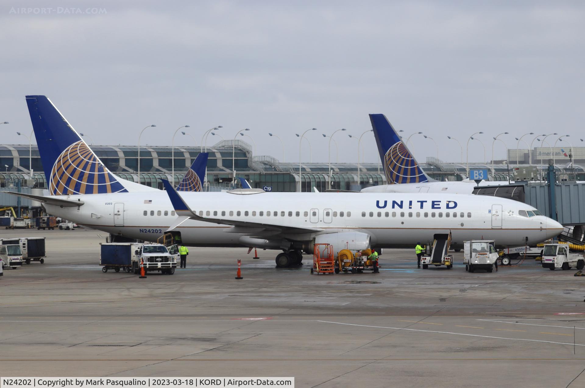 N24202, 2000 Boeing 737-824 C/N 30429, Boeing 737-824