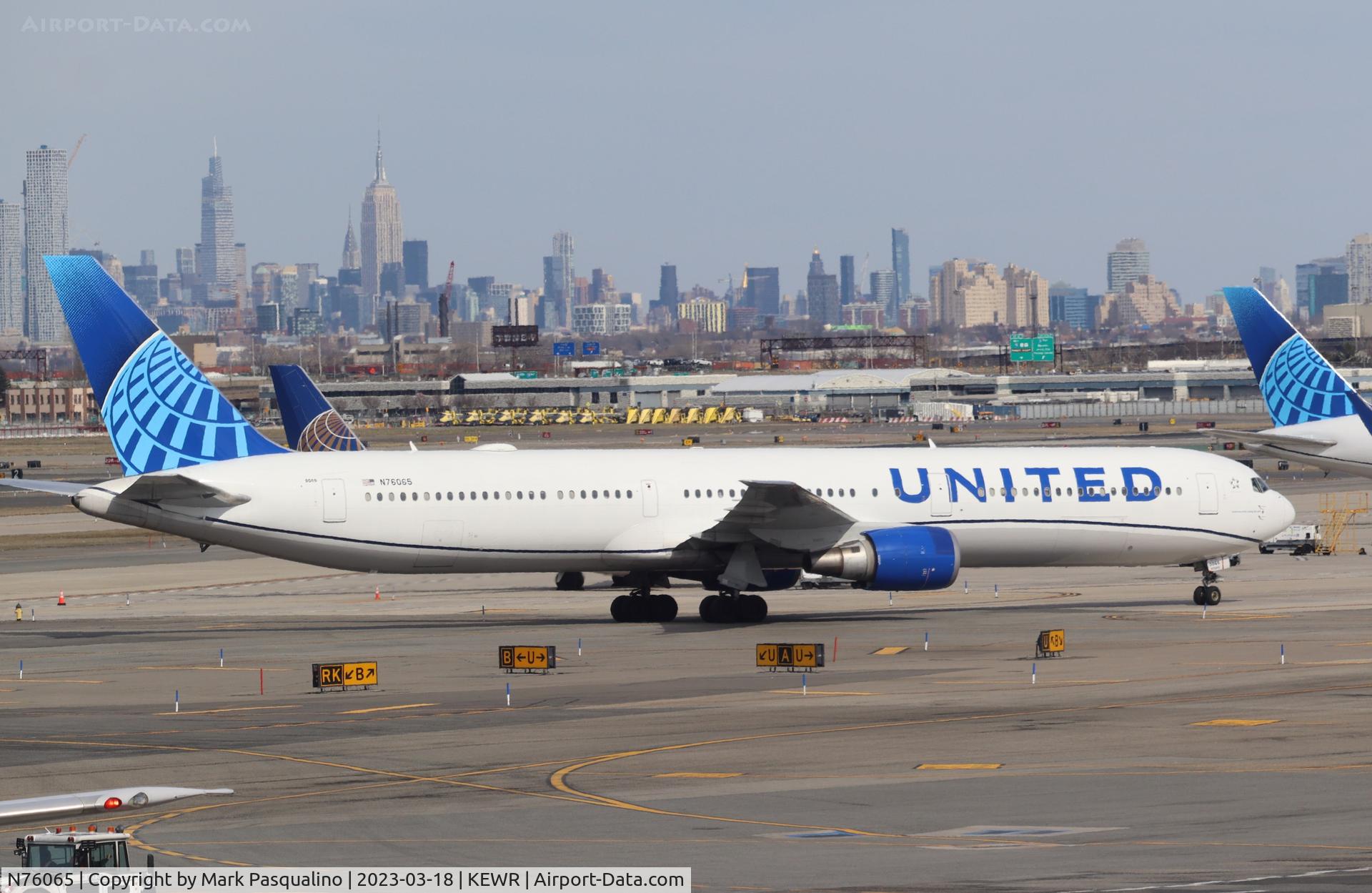 N76065, 2002 Boeing 767-424/ER C/N 29460, Boeing 767-424/ER