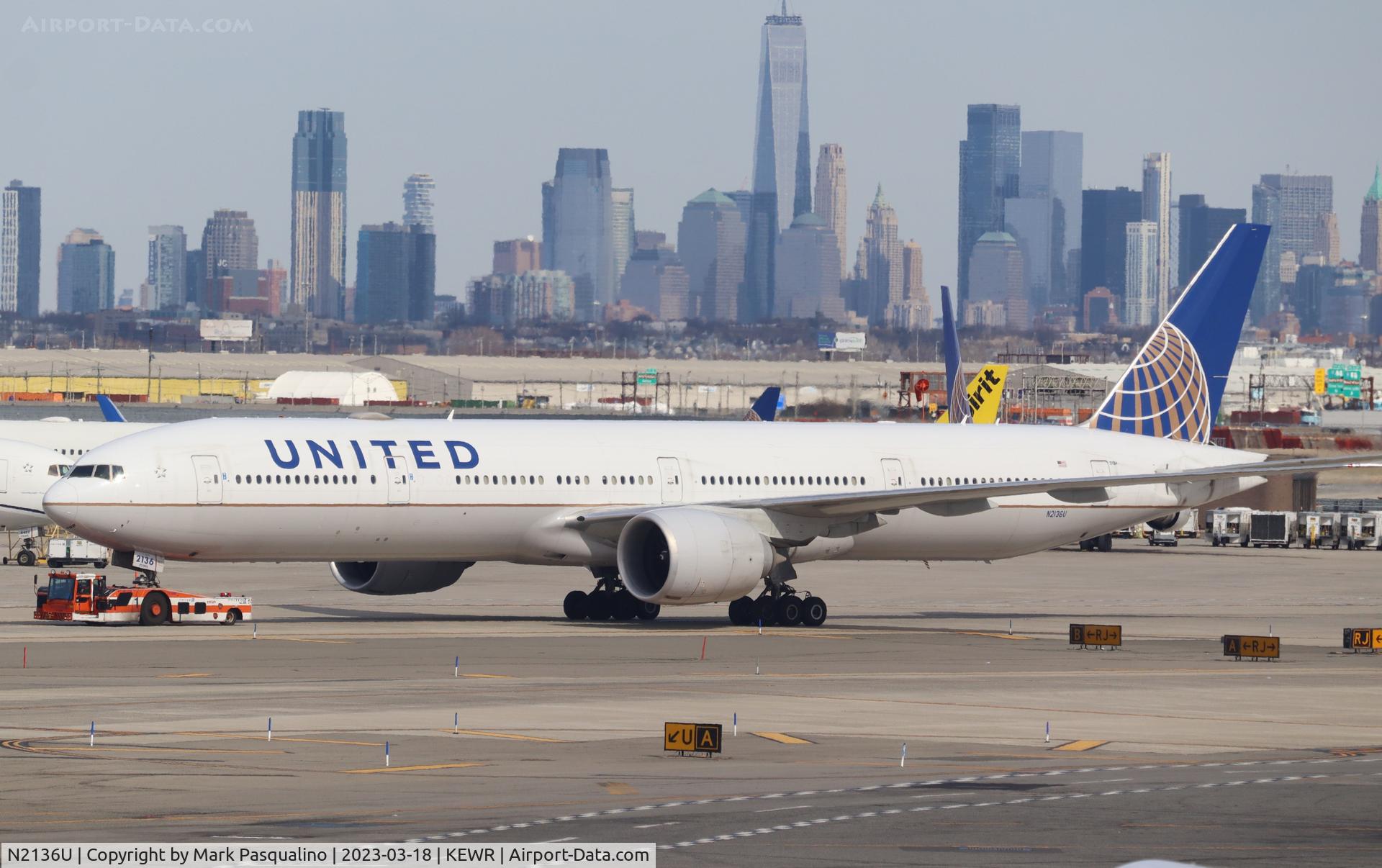 N2136U, 2017 Boeing 777-300/ER C/N 62648, Boeing 777-322/ER