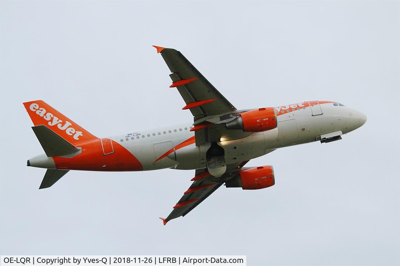 OE-LQR, 2009 Airbus A319-111 C/N 3854, Airbus A319-111, Climbing from rwy 07R, Brest-Bretagne airport (LFRB-BES)