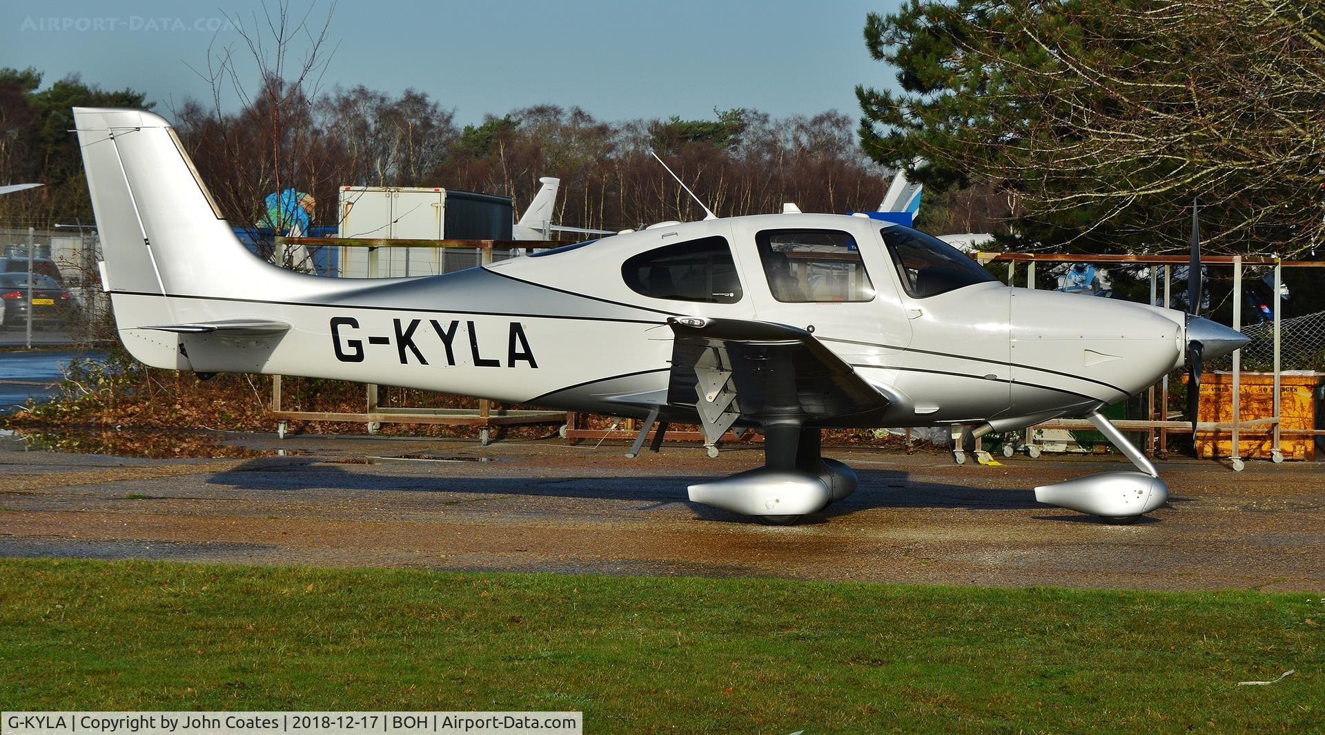 G-KYLA, 2010 Cirrus SR22 GTS C/N 3698, Visitor parking