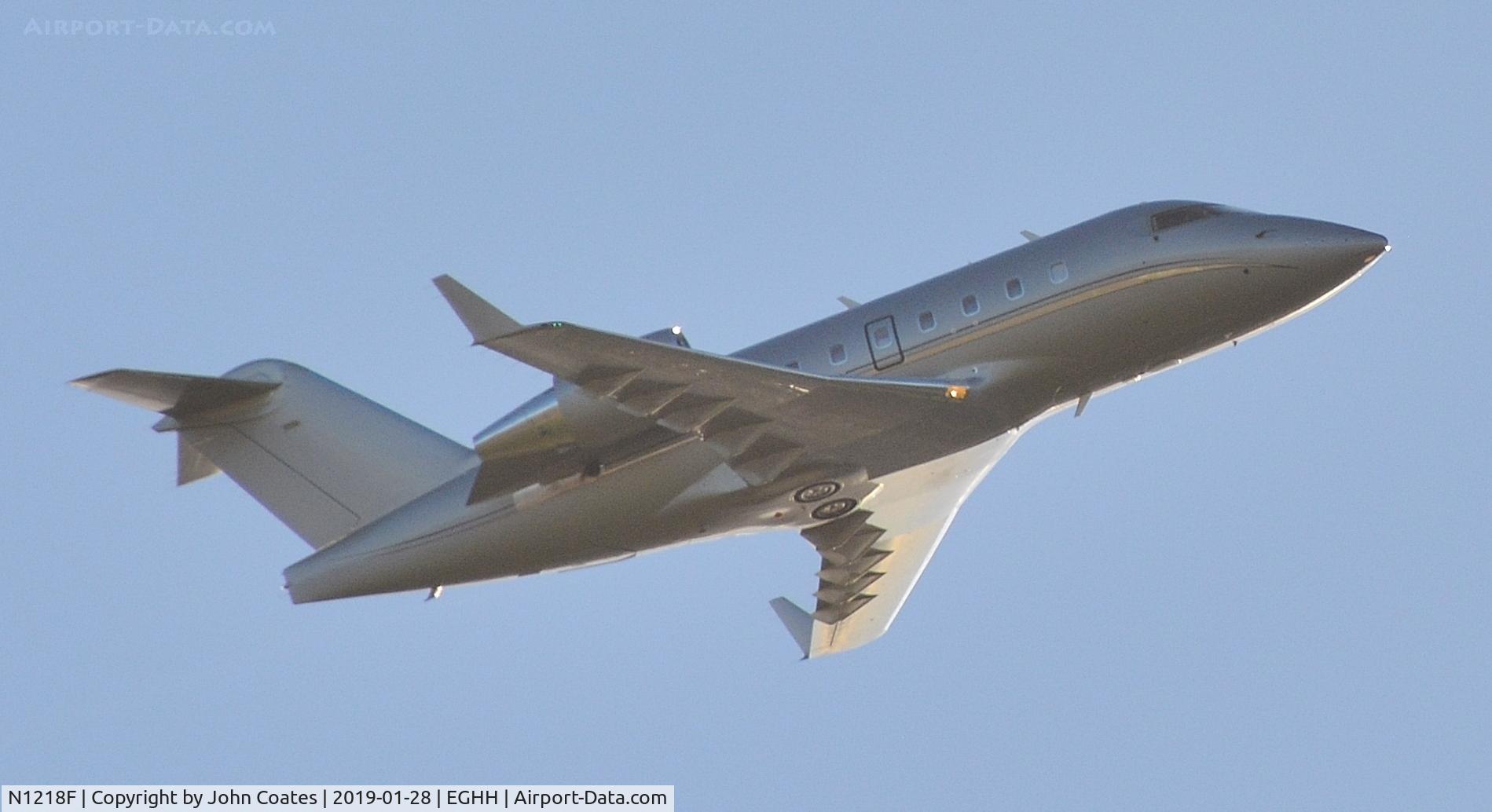 N1218F, 2006 Bombardier Challenger 604 (CL-600-2B16) C/N 5658, Departing