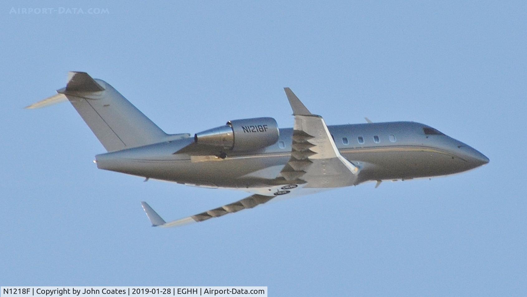 N1218F, 2006 Bombardier Challenger 604 (CL-600-2B16) C/N 5658, Departing