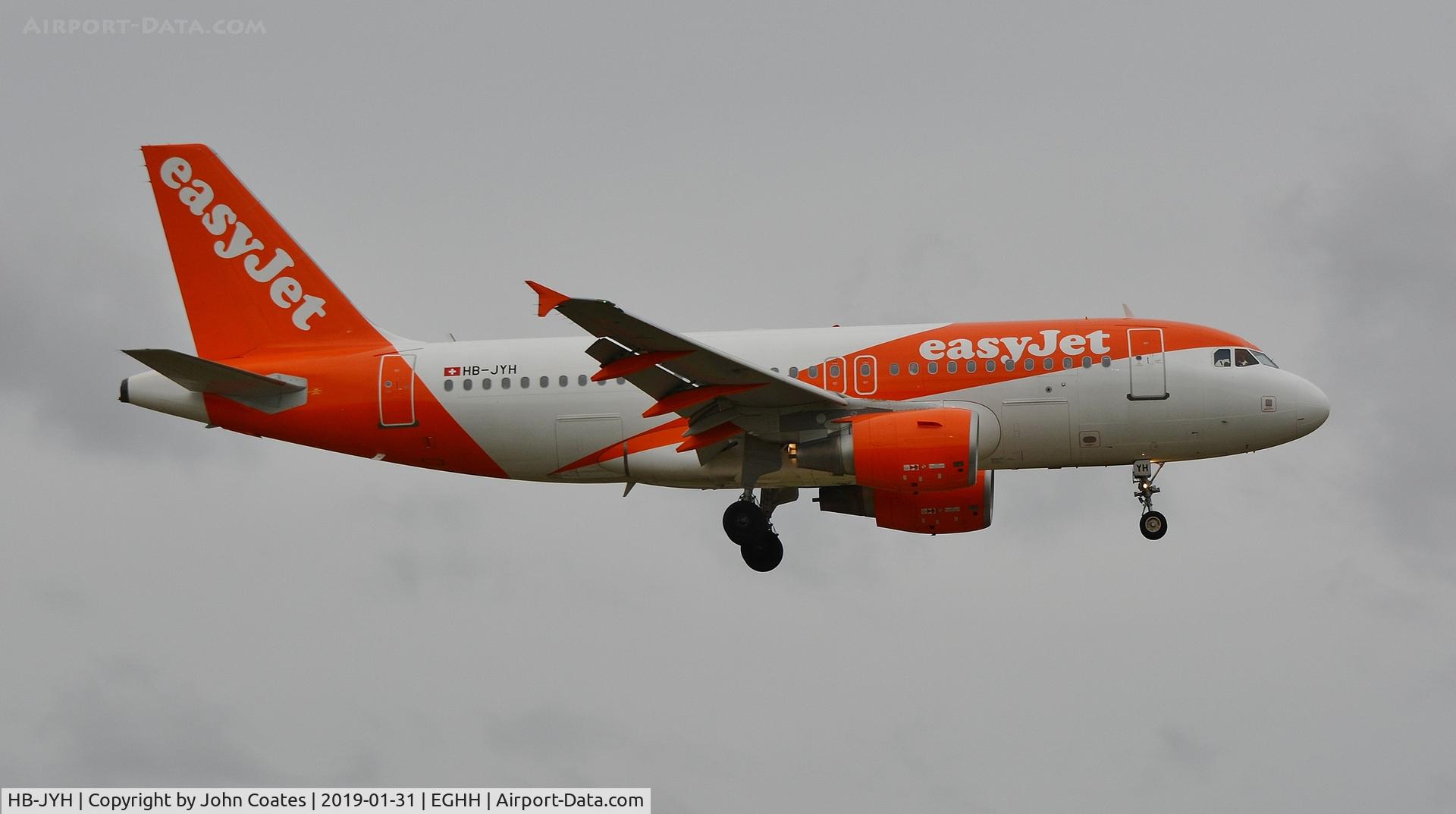 HB-JYH, 2011 Airbus A319-111 C/N 4787, Finals to 08