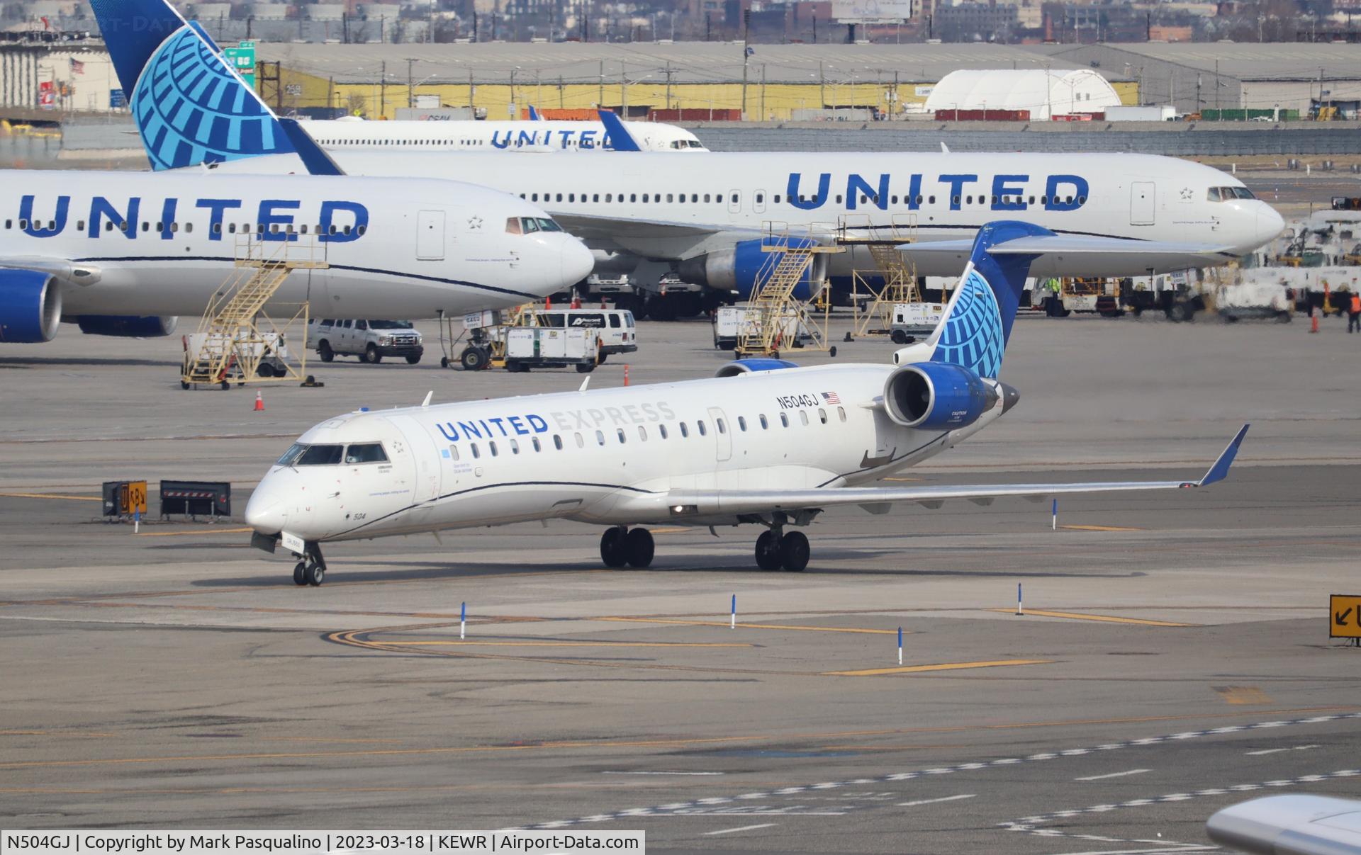 N504GJ, 2002 Bombardier CRJ-701 CL-600-2C10) Regional Jet C/N 10022, CL-600-2C10