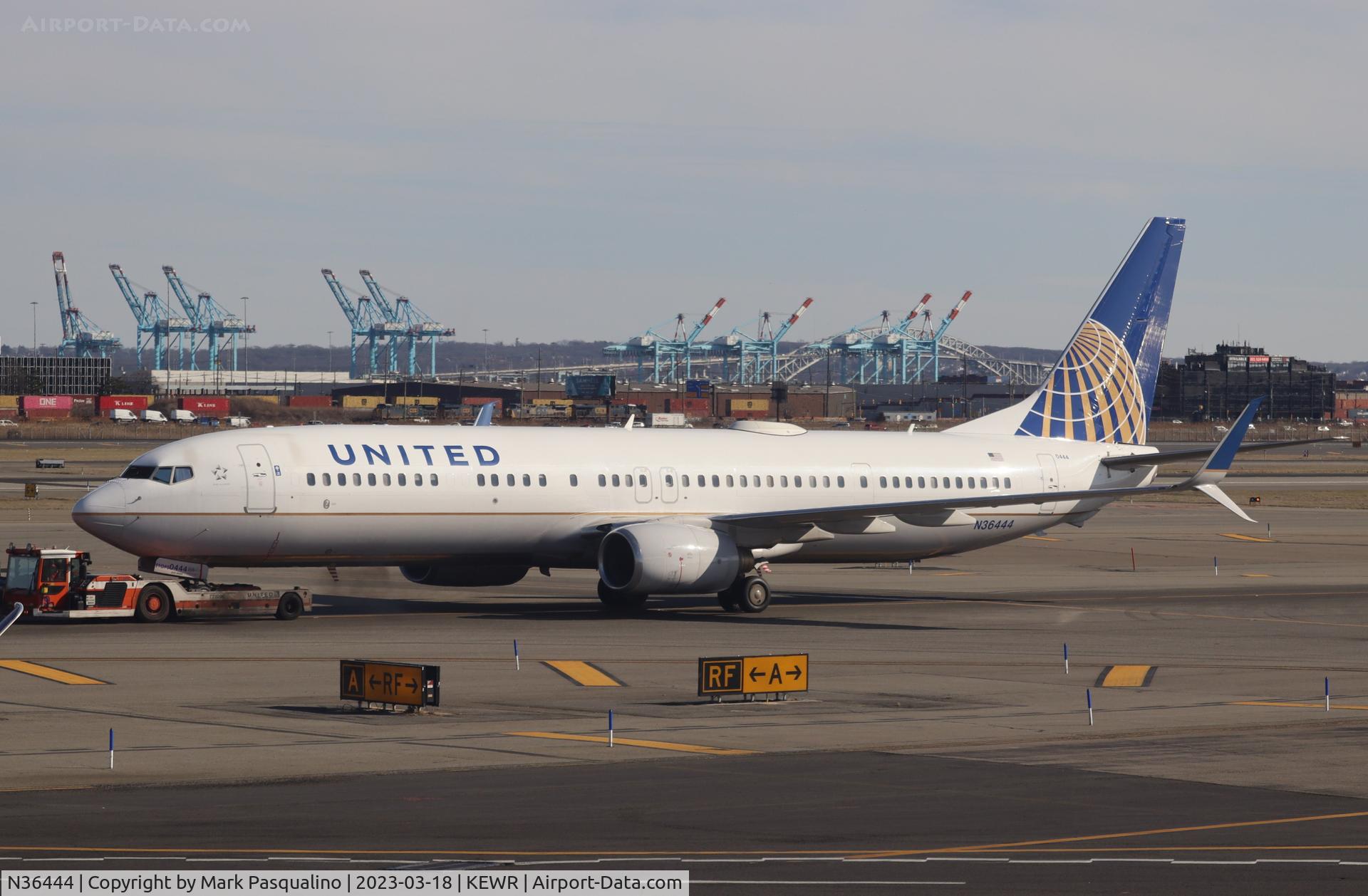 N36444, 2010 Boeing 737-924/ER C/N 31643, Boeing 737-924/ER