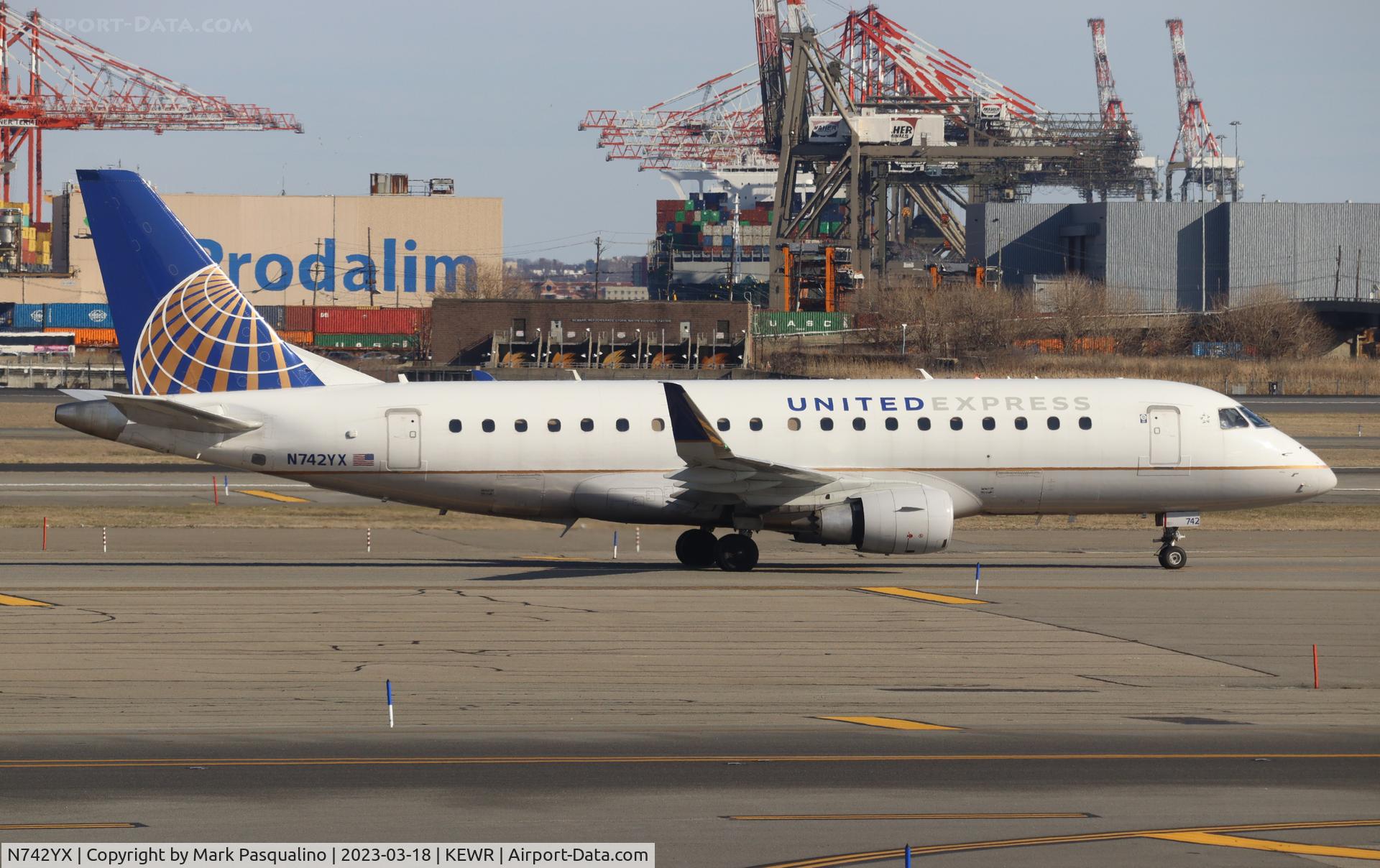 N742YX, 2017 Embraer 175LR (ERJ-170-200LR) C/N 17000654, ERJ-170-200LR