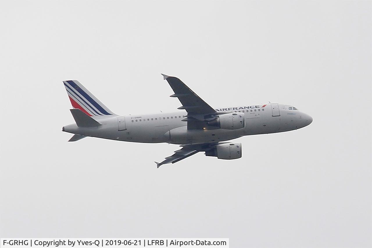 F-GRHG, 1999 Airbus A319-111 C/N 1036, Airbus A319-111, Climbing from rwy 07R, Brest-Bretagne airport (LFRB-BES)