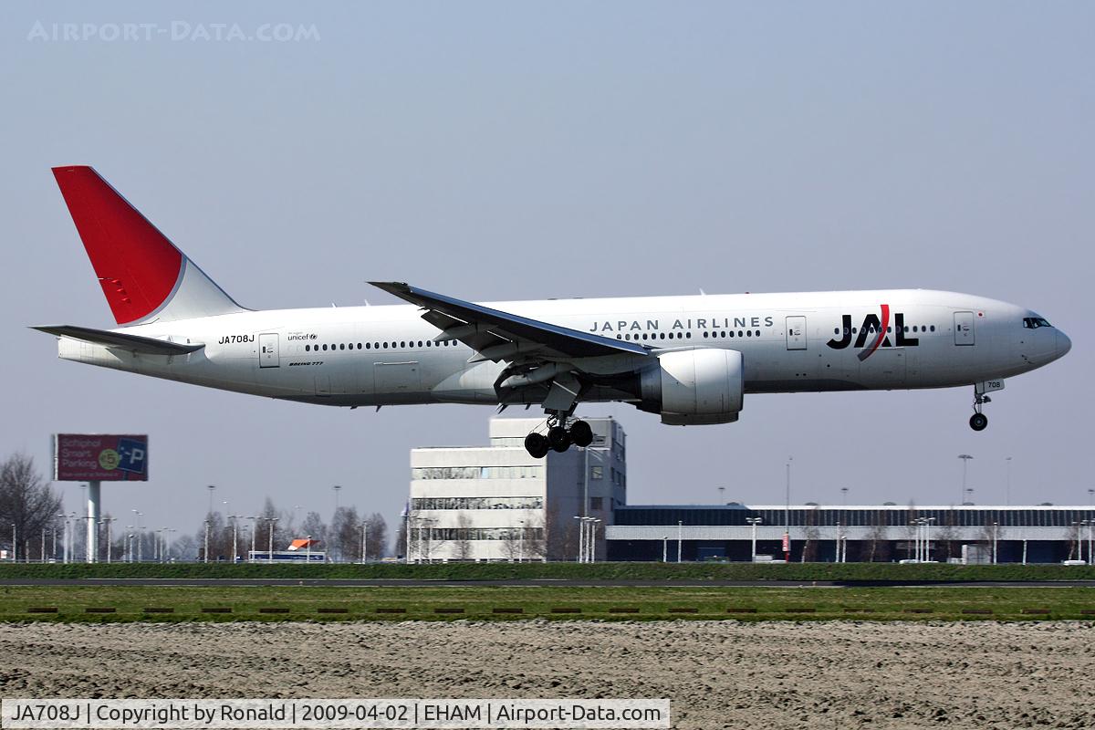 JA708J, 2004 Boeing 777-246/ER C/N 32895, at spl