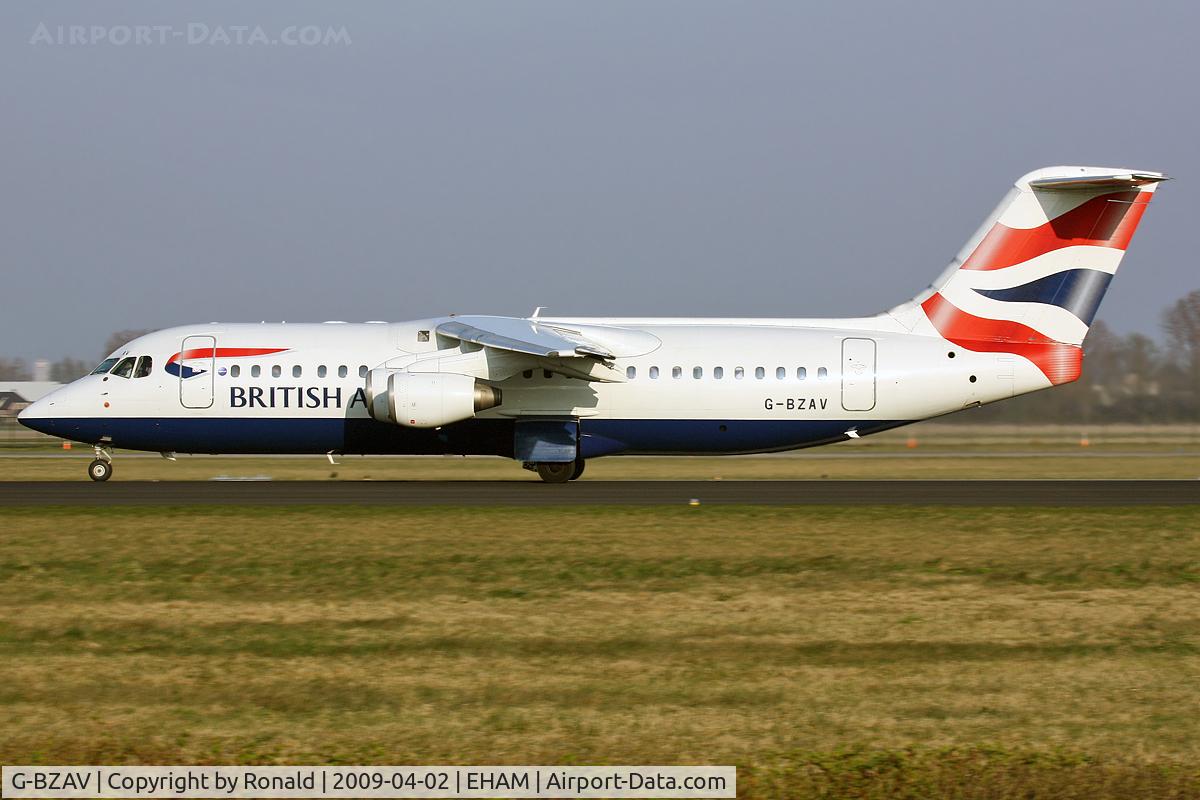 G-BZAV, 1998 British Aerospace Avro 146-RJ100 C/N E3331, at spl
