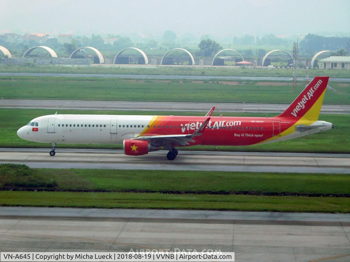 VN-A645, 2017 Airbus A321-211 C/N 7962, At Noi Bai