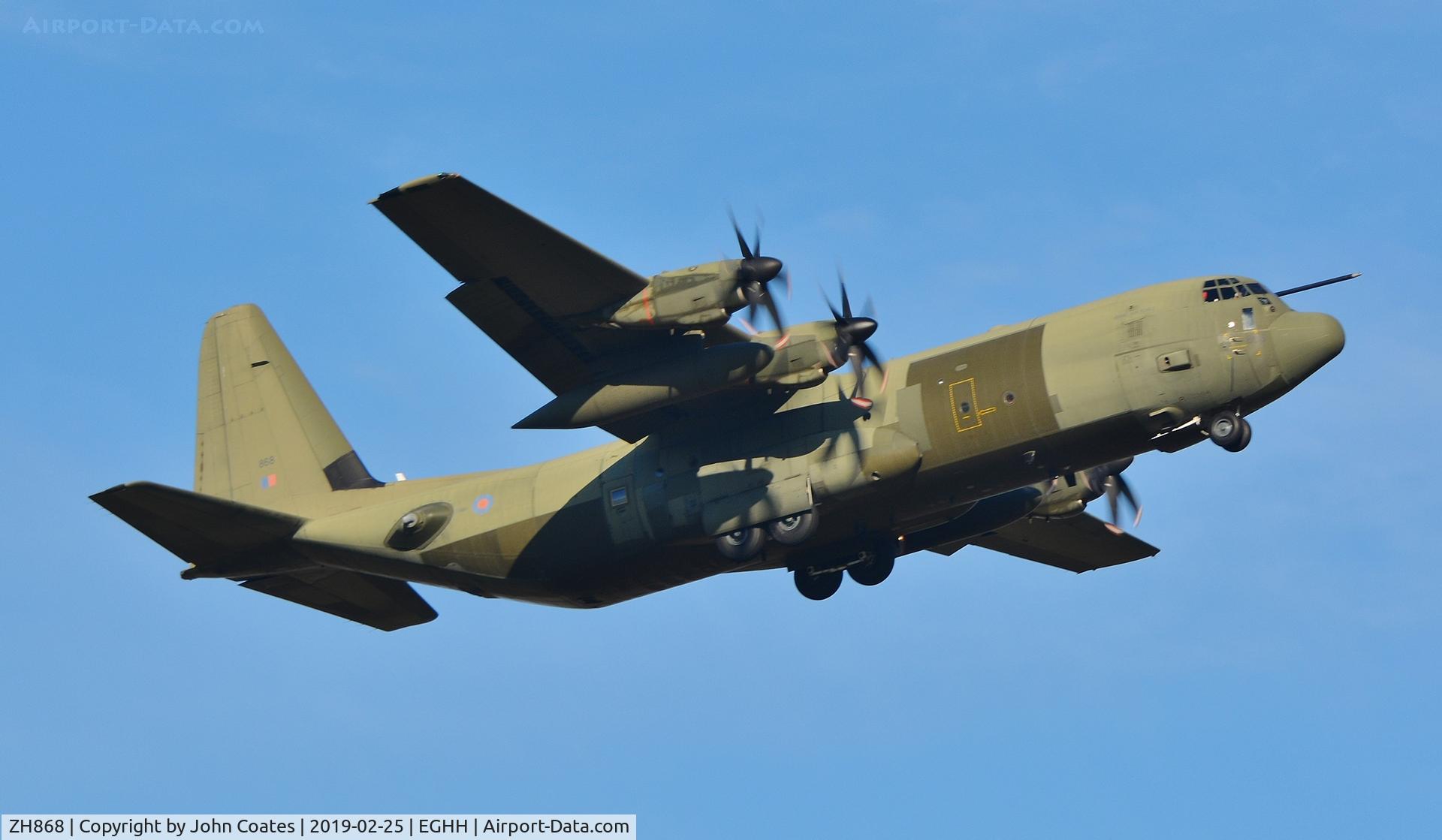 ZH868, 1997 Lockheed Martin C-130J-30 Hercules C.4 C/N 382-5443, On approach