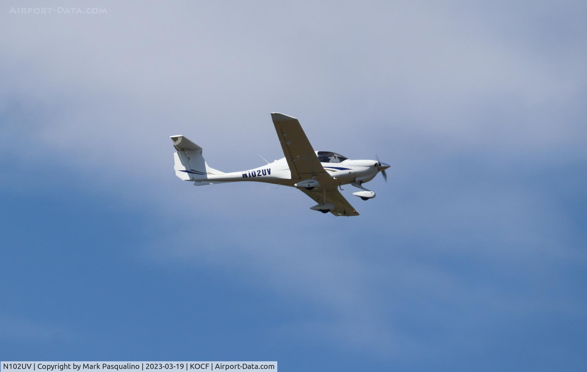 N102UV, 2005 Diamond DA-40 Diamond Star C/N 40.549, Diamond DA-40