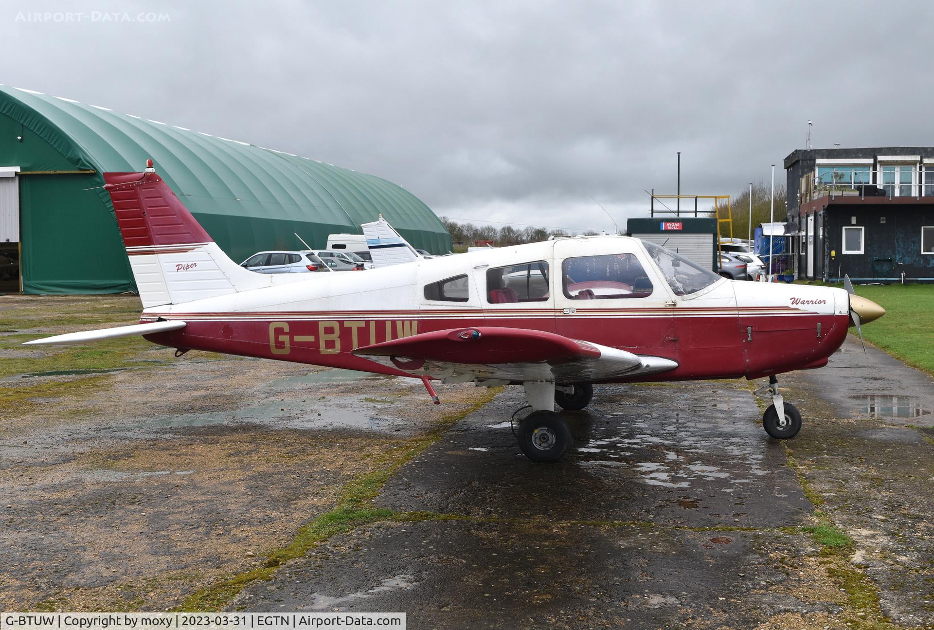 G-BTUW, 1974 Piper PA-28-151 Cherokee Warrior C/N 28-7415066, Piper PA-28-151 Cherokee Warrior at Enstone. Ex N54458