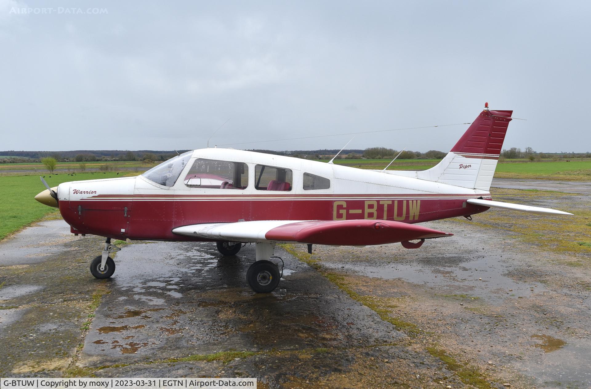 G-BTUW, 1974 Piper PA-28-151 Cherokee Warrior C/N 28-7415066, Piper PA-28-151 Cherokee Warrior at Enstone. Ex N54458