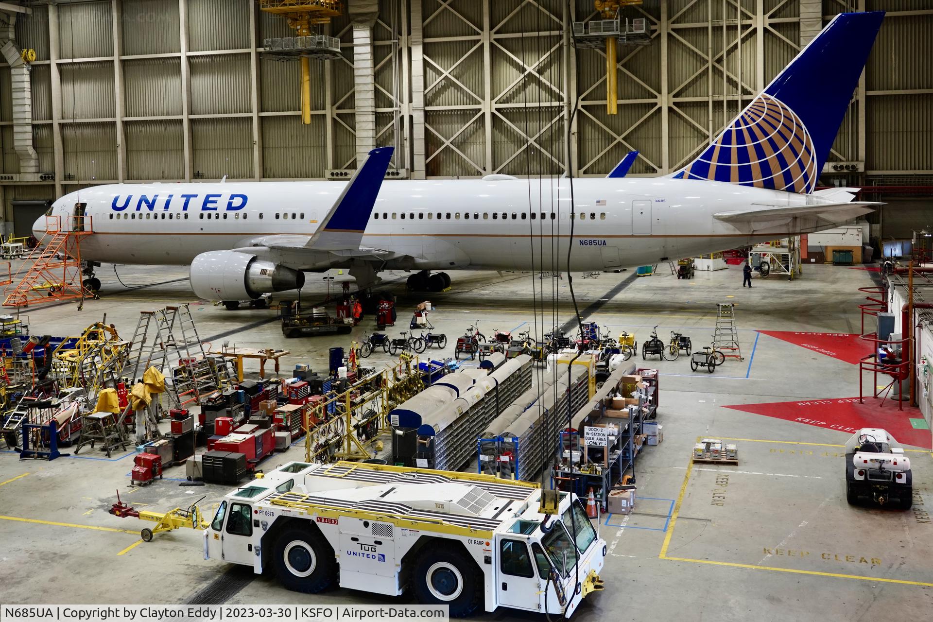 N685UA, 2002 Boeing 767-3CB C/N 33467, SFO 2023.