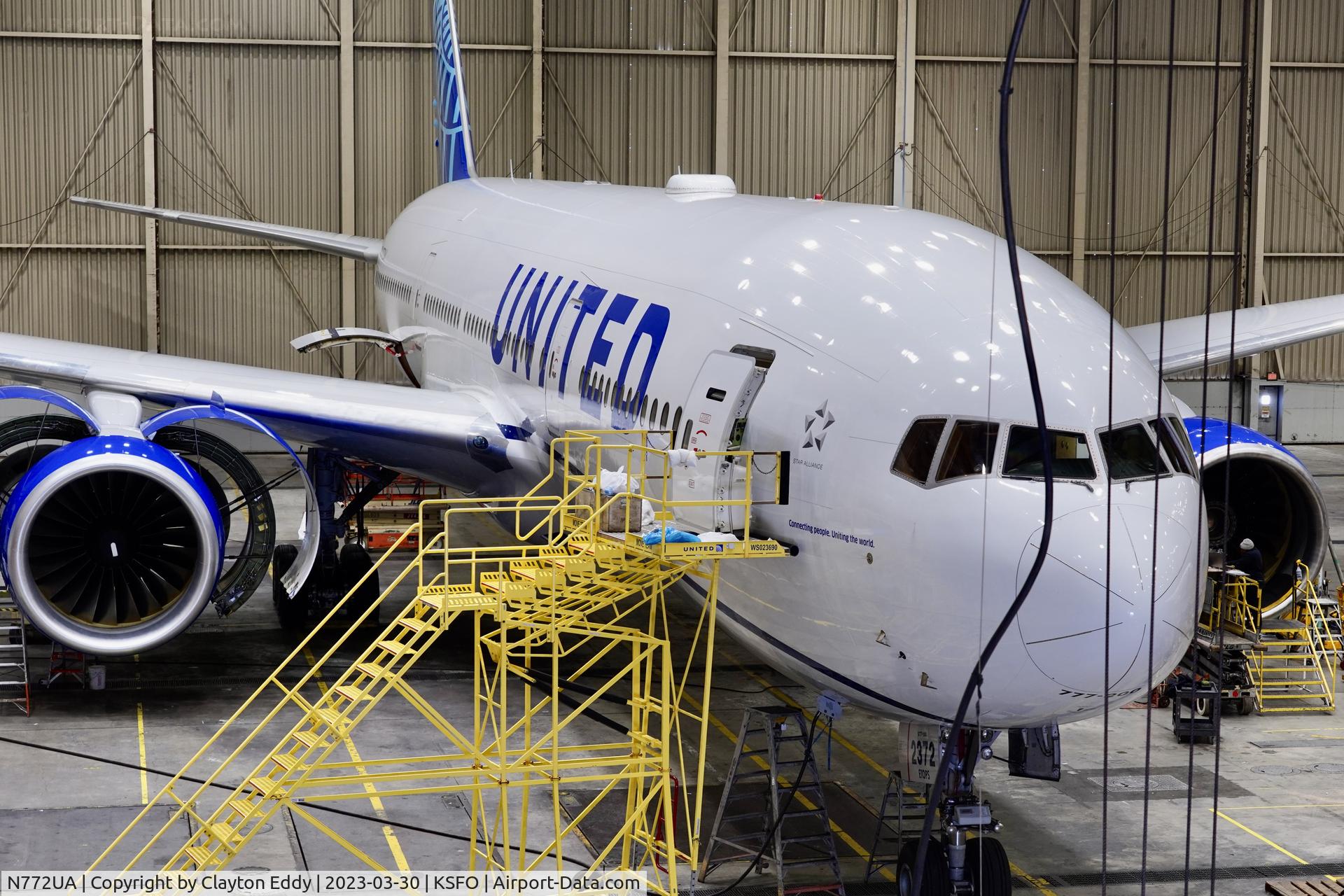 N772UA, 1995 Boeing 777-222 C/N 26930, SFO 2023.