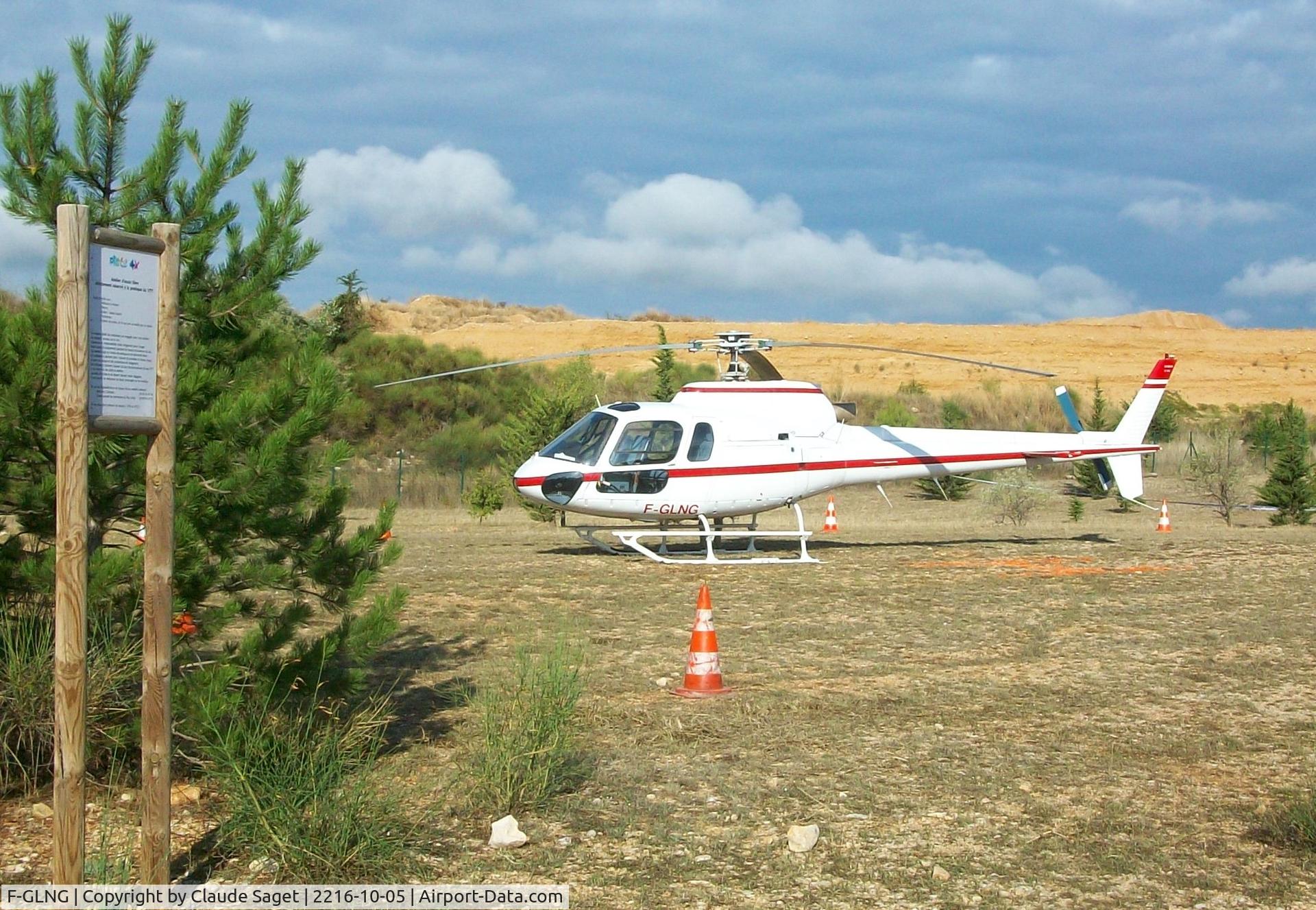 F-GLNG, Aerospatiale AS-350BA Ecureuil C/N 1415, Pic taken in the countryside of LFNH