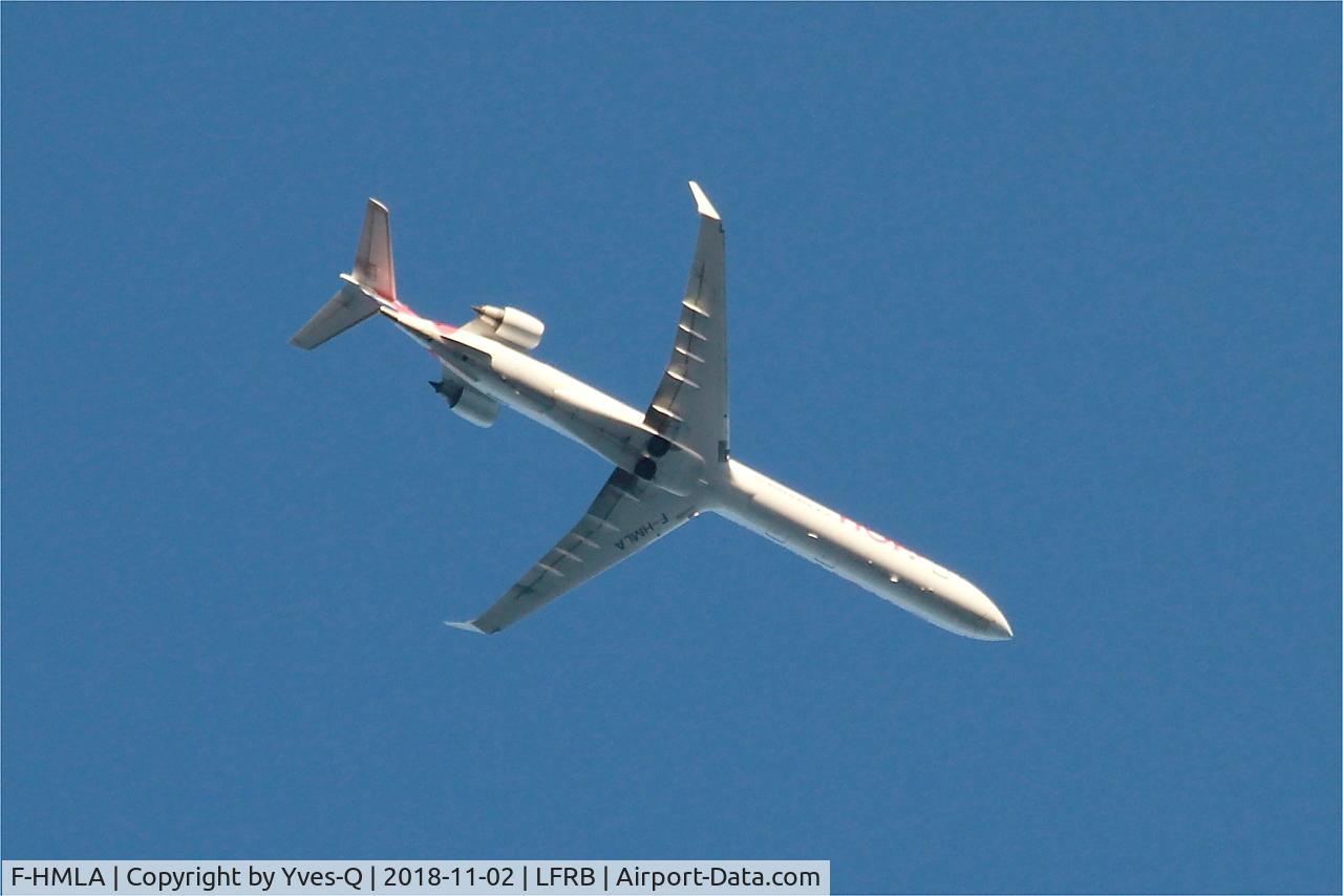 F-HMLA, 2010 Bombardier CRJ-1000EL NG (CL-600-2E25) C/N 19004, Bombardier CRJ-1000EL NG, Flight over Brest-Bretagne airport (LFRB-BES)