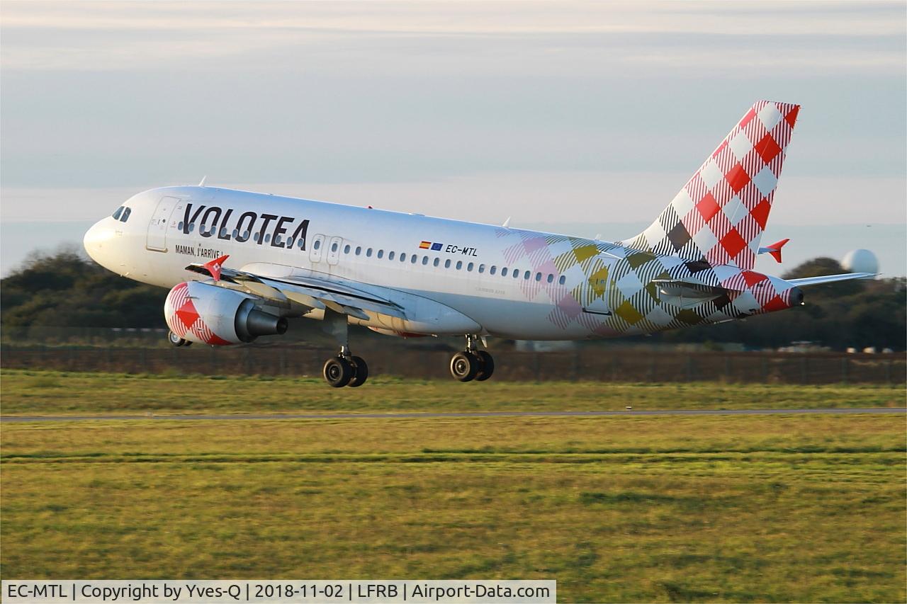 EC-MTL, 2003 Airbus A319-111 C/N 2053, Airbus A319-111, Landing rwy 25L, Brest-Bretagne Airport (LFRB-BES)