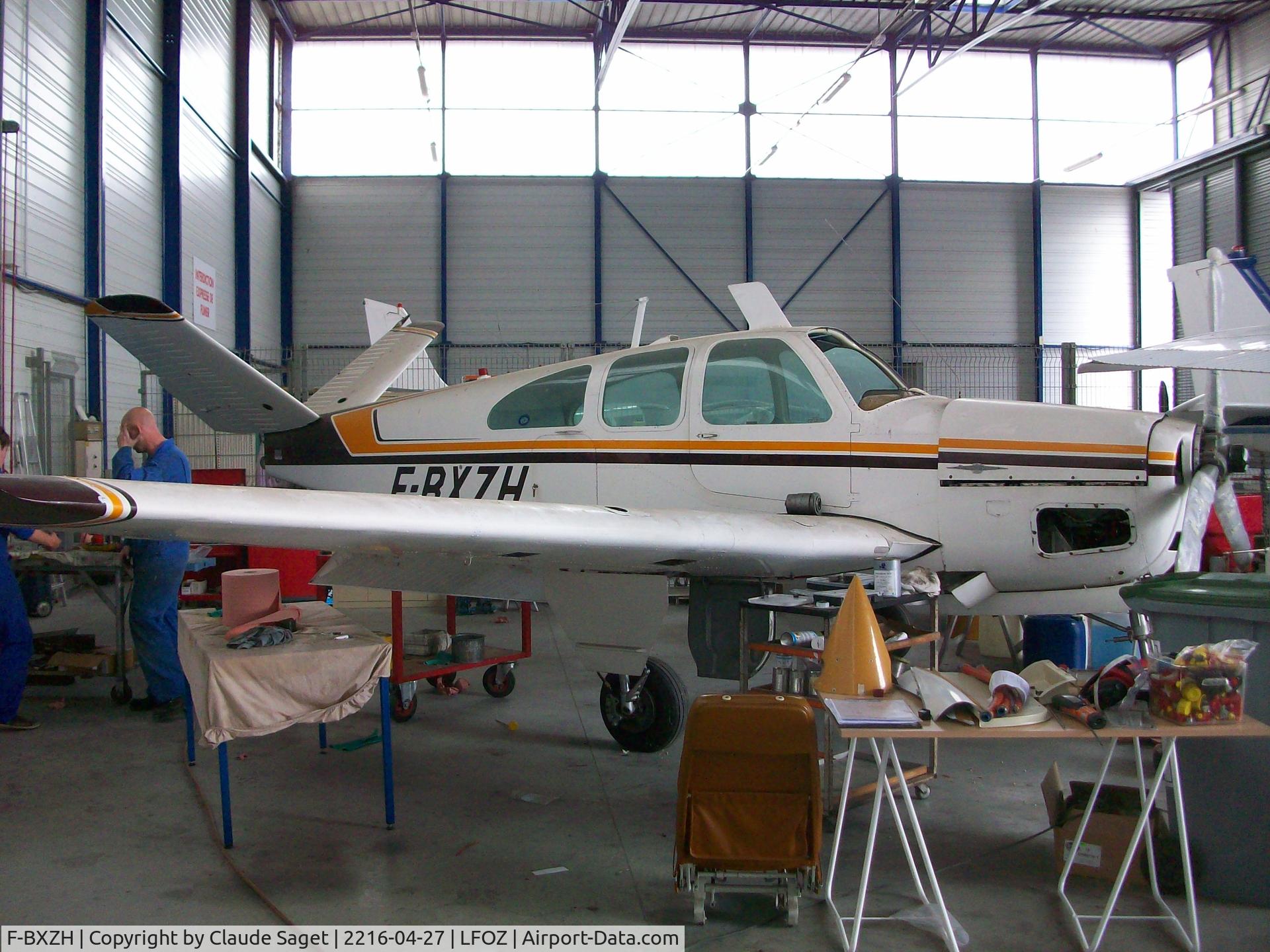 F-BXZH, Beech N35 Bonanza C/N D-6636, Under maintenance