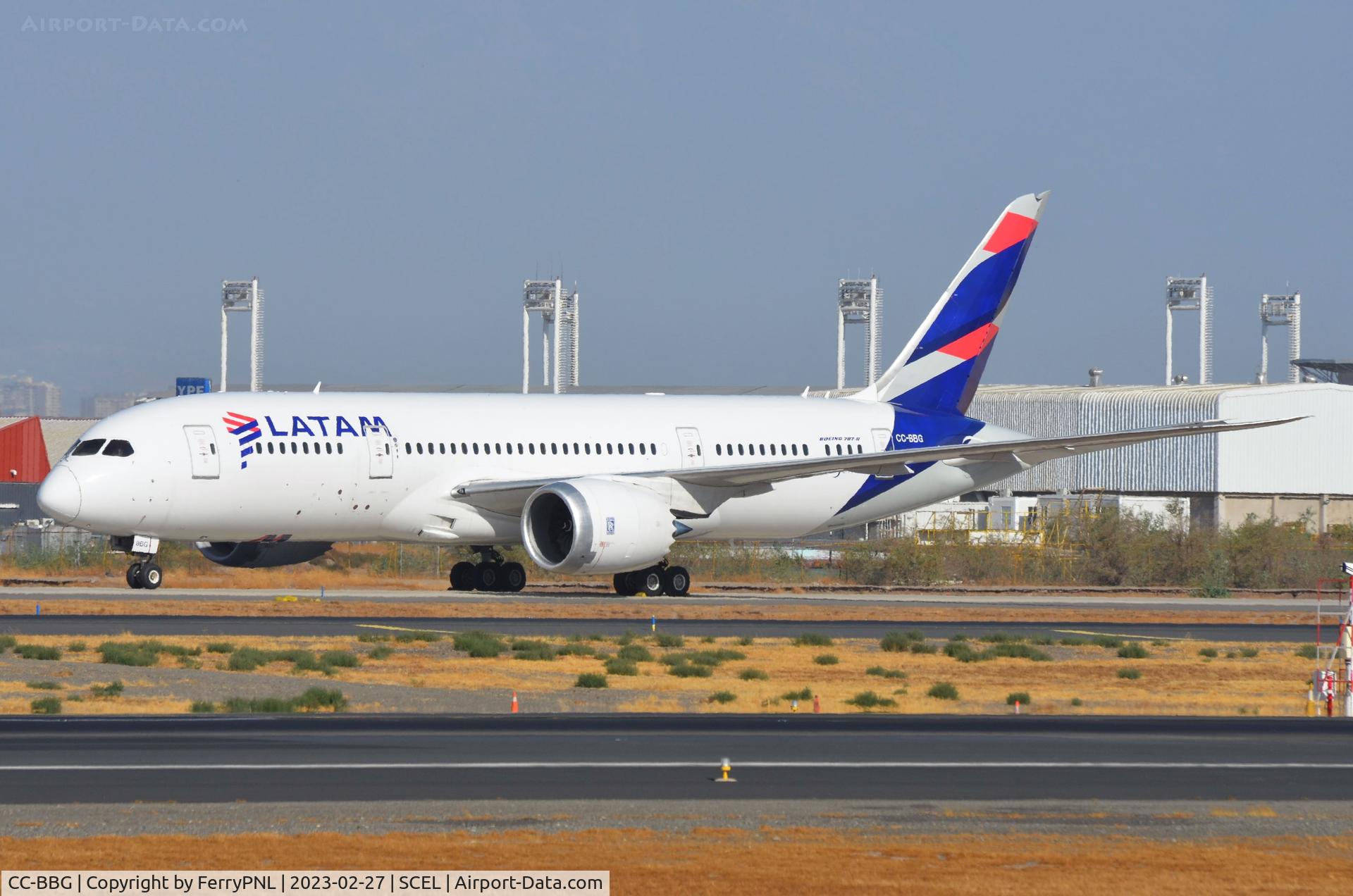 CC-BBG, 2014 Boeing 787-8 Dreamliner Dreamliner C/N 38477, Latam B788 parked between flights