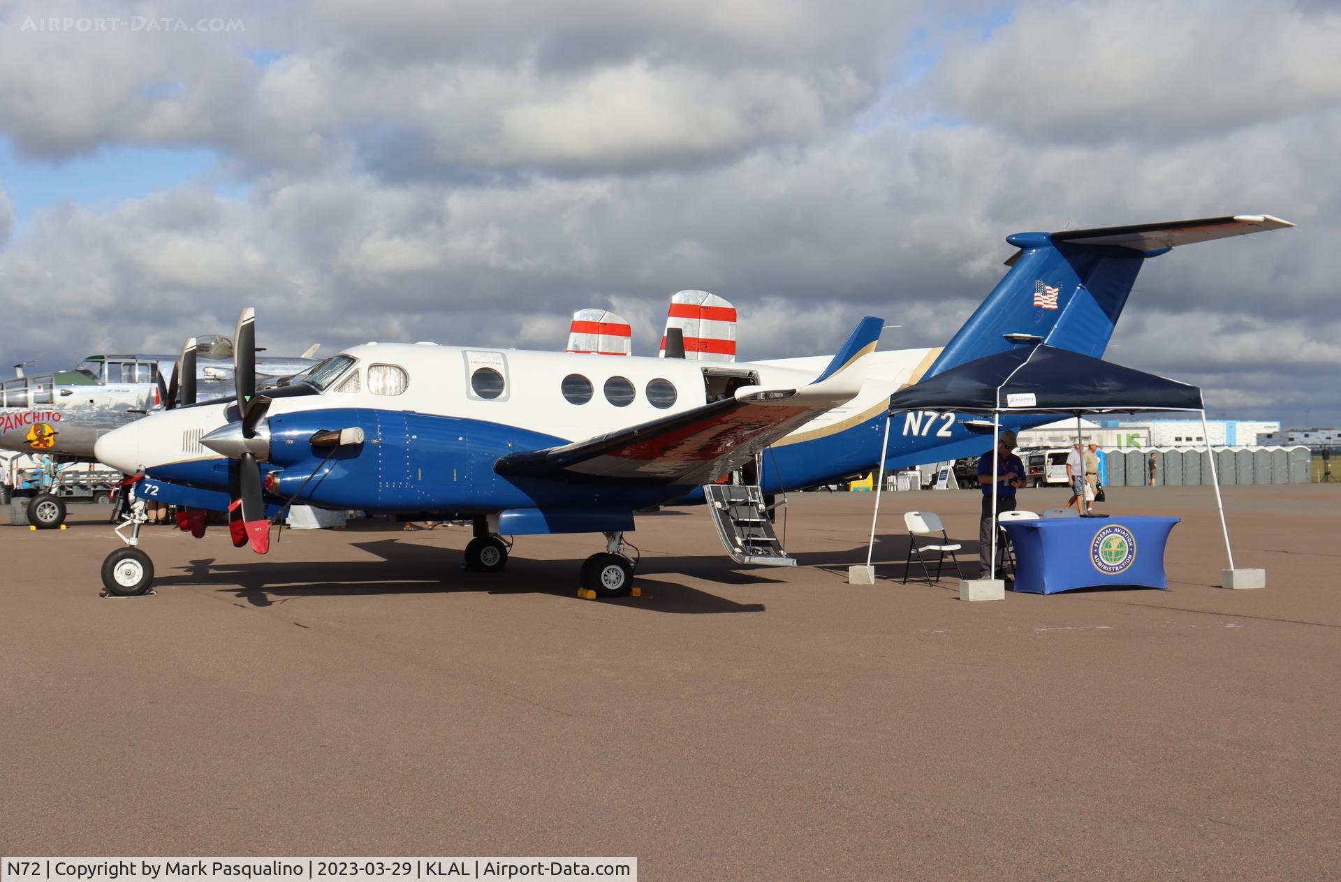 N72, 1988 Beech 300 Super King Air C/N FF-7, Beech 300