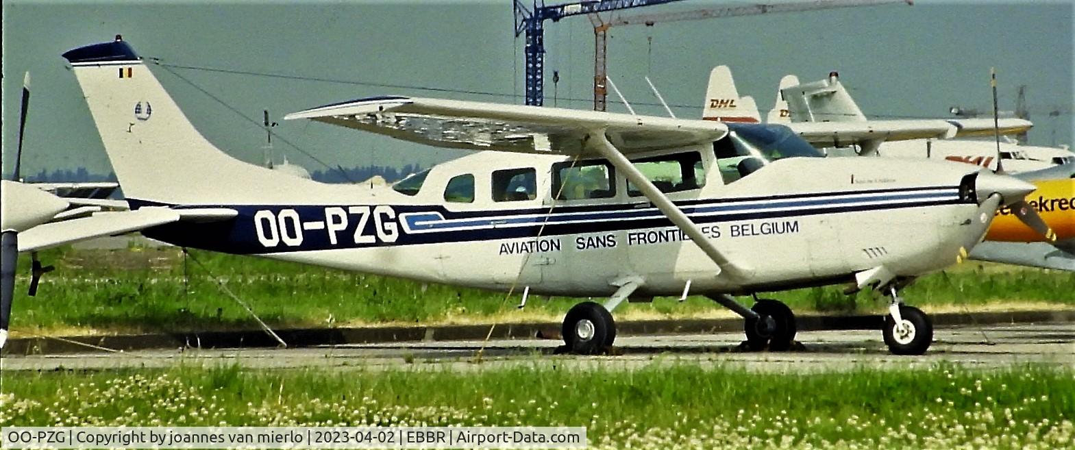 OO-PZG, Cessna 207 Skywagon C/N 207-00582, Slide scan