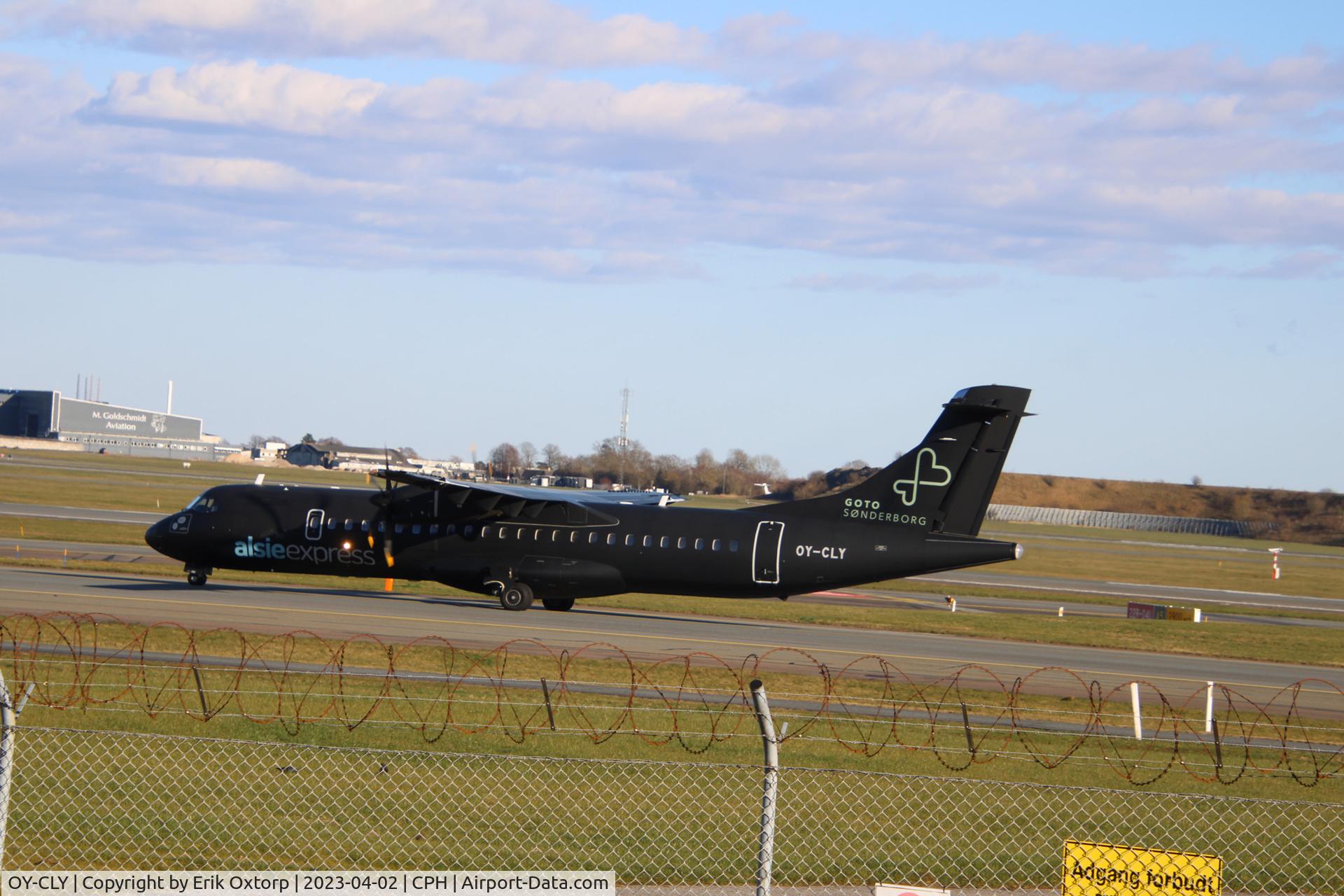 OY-CLY, 2008 ATR 72-212A C/N 799, OY-CLY landed rw 04L