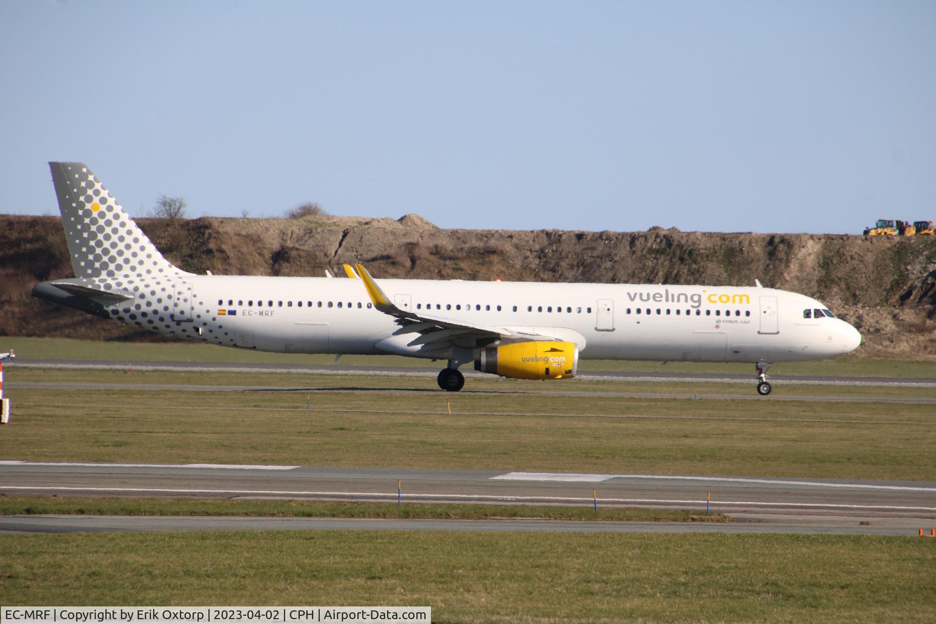 EC-MRF, 2017 Airbus A321-231 C/N 7714, EC-MRF taxi for takeff r/w 04R