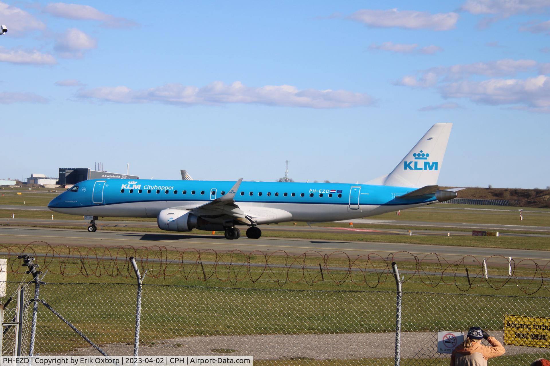 PH-EZD, 2009 Embraer 190LR (ERJ-190-100LR) C/N 19000279, PH-EZD landed rw 04L