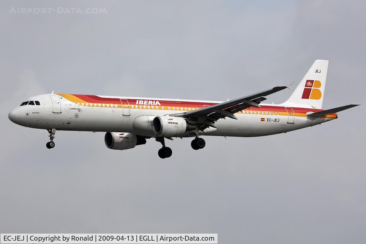 EC-JEJ, 2005 Airbus A321-211 C/N 2381, at lhr