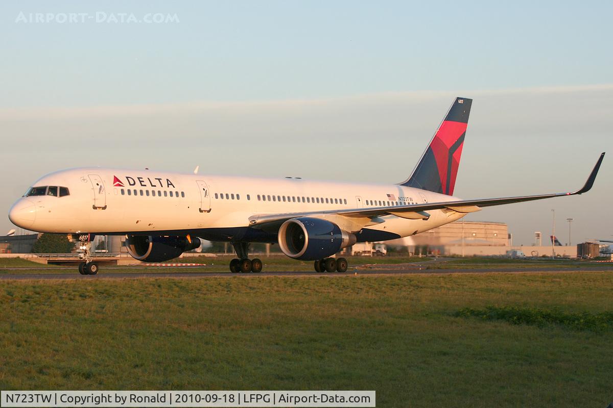 N723TW, 2000 Boeing 757-231 C/N 29378, at cdg