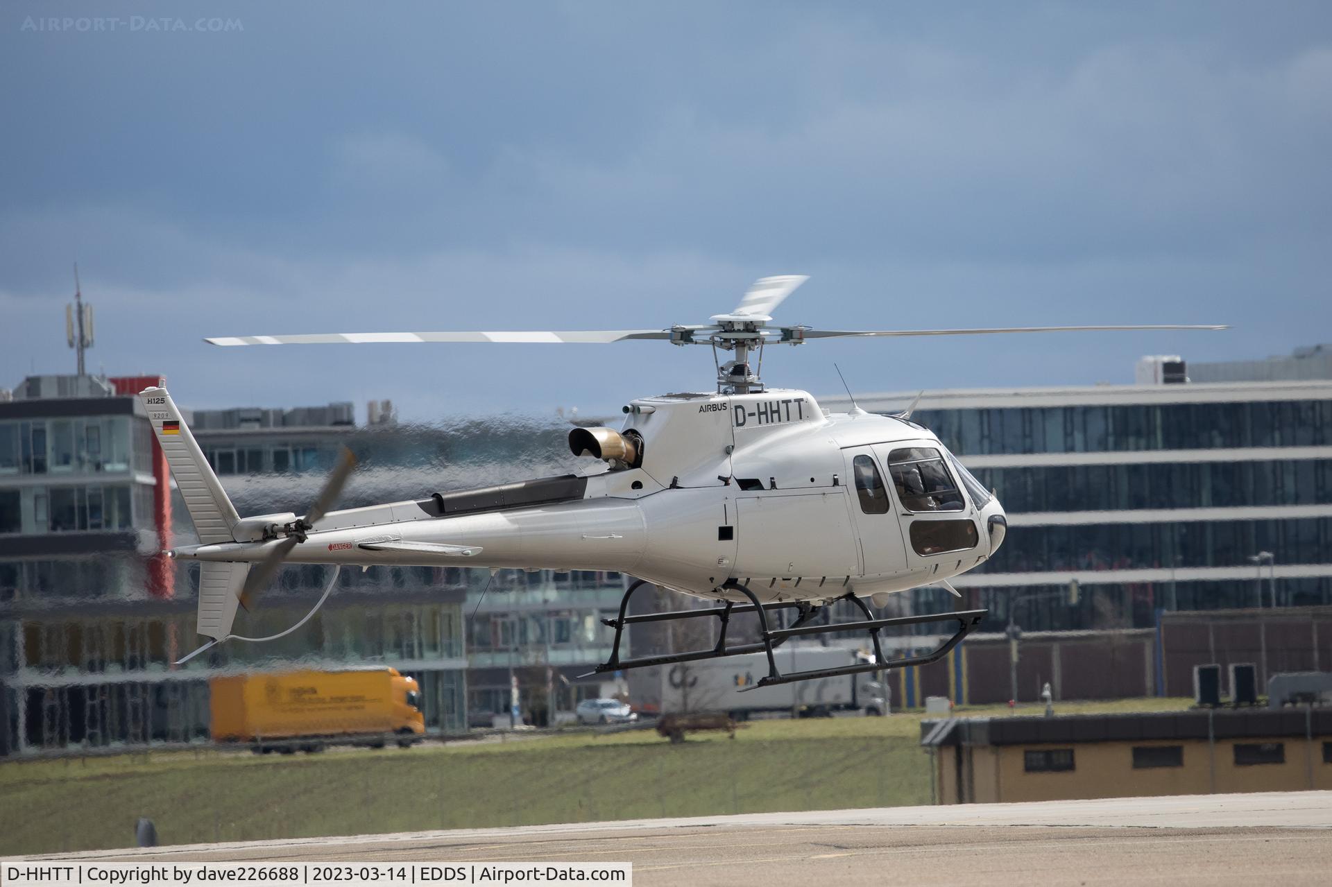 D-HHTT, 2022 Airbus AS350 H125 C/N 9209, Landing at STR
