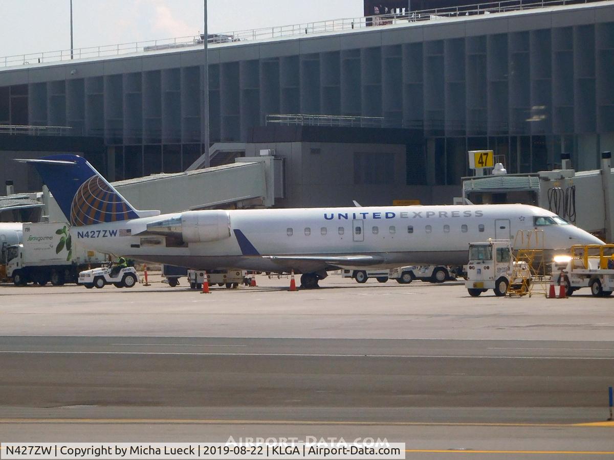N427ZW, 2002 Bombardier CRJ-200LR (CL-600-2B19) C/N 7685, At La Guardia