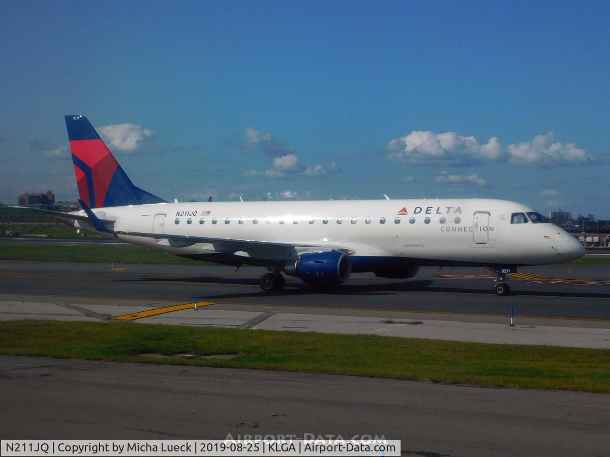 N211JQ, 2008 Embraer 175LR (ERJ-170-200LR) C/N 17000261, At La Guardia